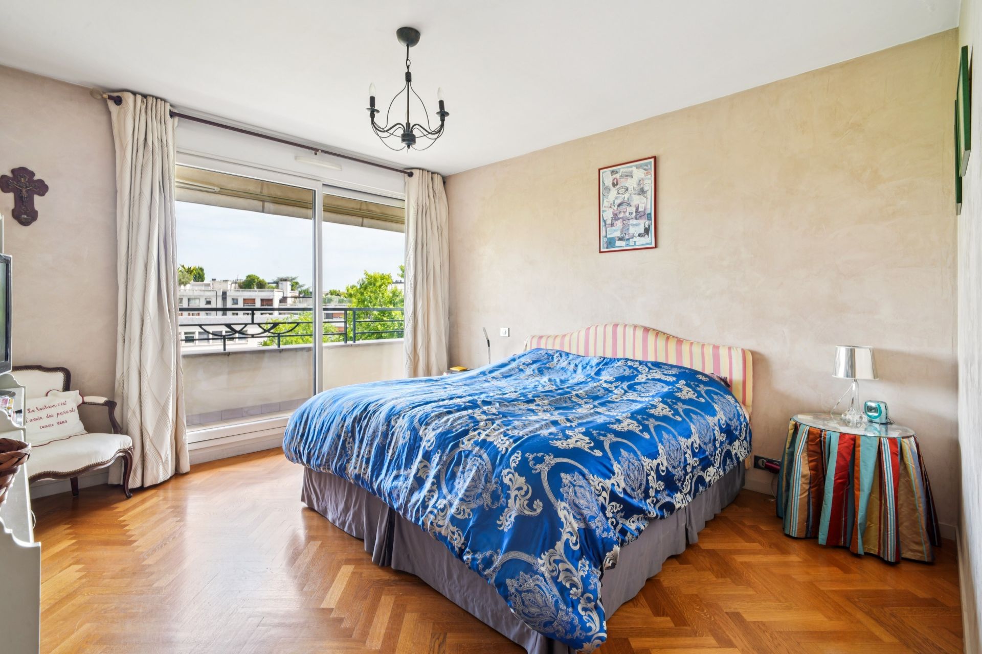 luxury apartment 5 Rooms for sale on NEUILLY SUR SEINE (92200)