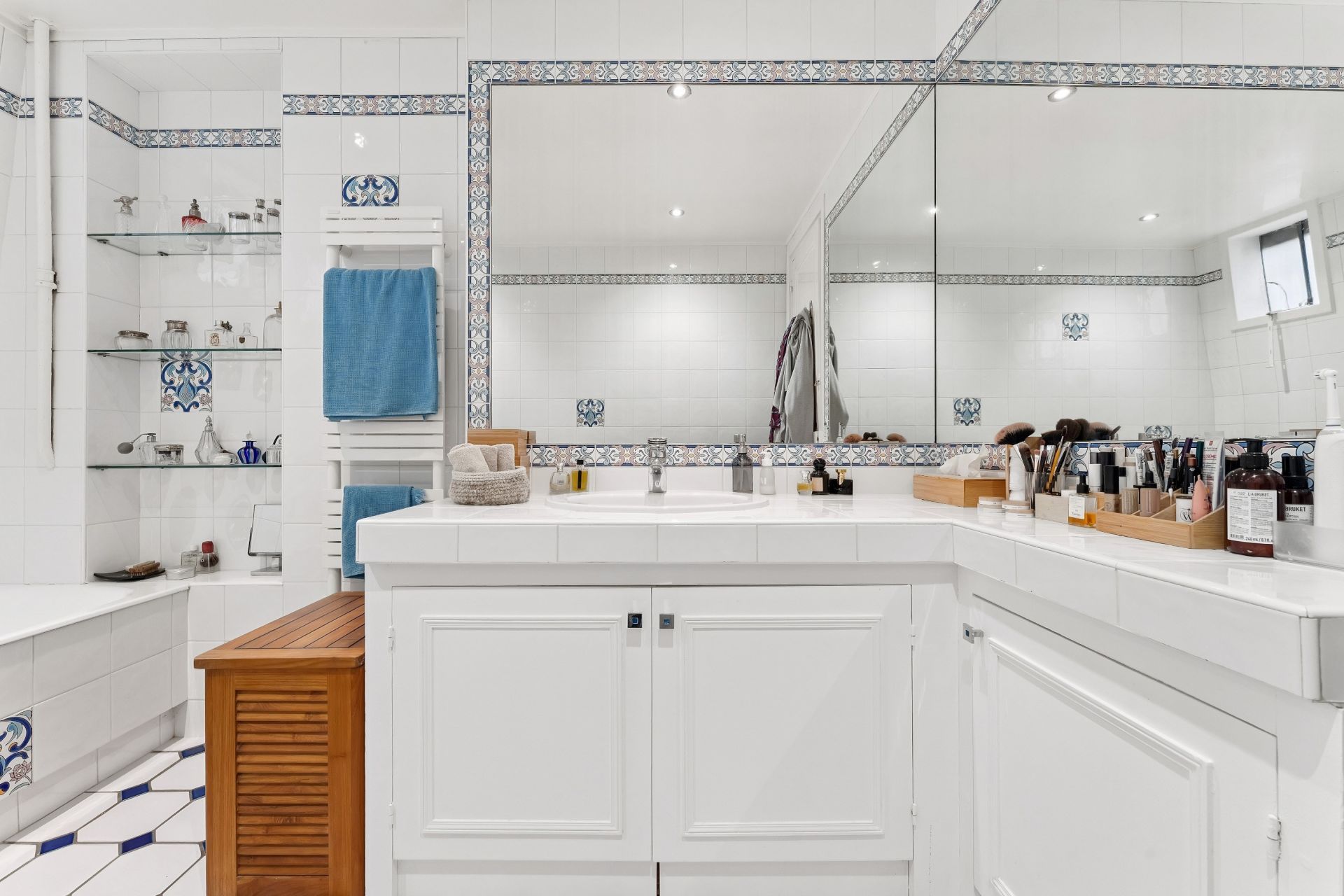 luxury apartment 7 Rooms for sale on NEUILLY SUR SEINE (92200)