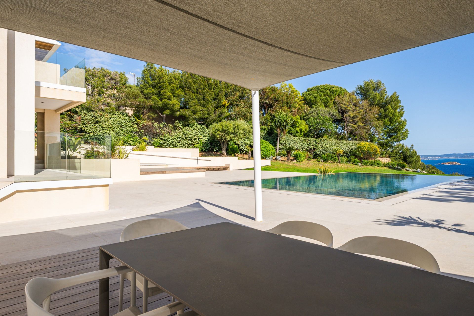 maison de luxe 7 Pièces en vente sur ST CYR SUR MER (83270)