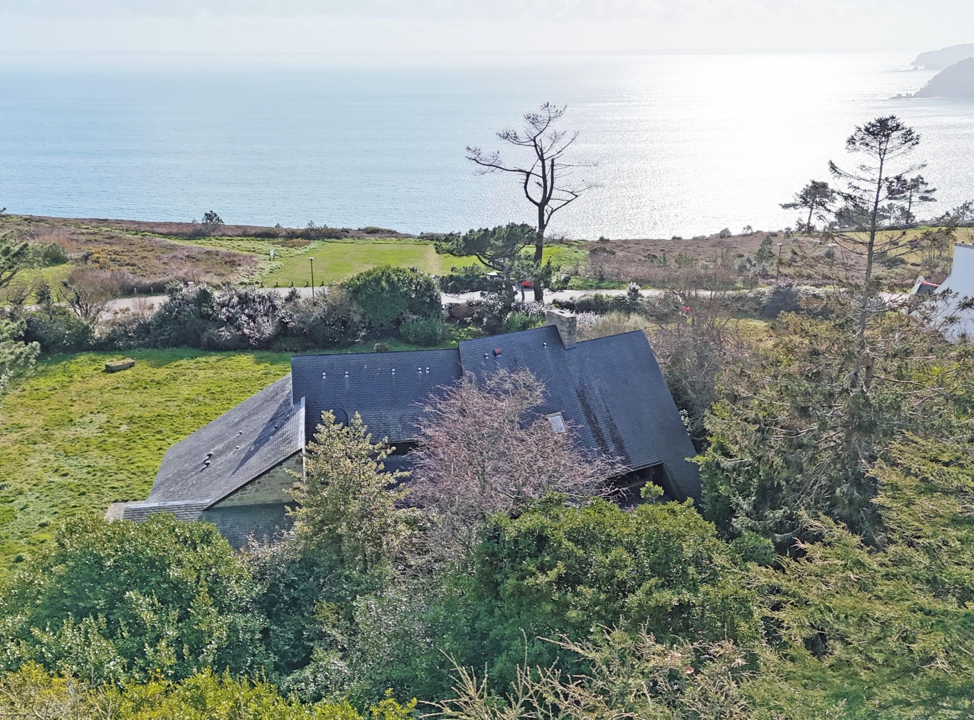 luxury house 12 Rooms for sale on CROZON (29160)