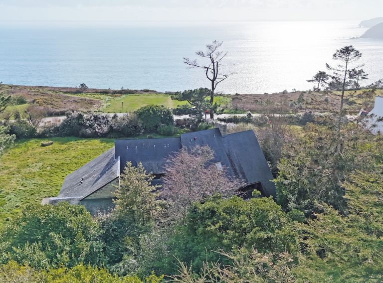 luxury house 12 Rooms for sale on CROZON (29160)