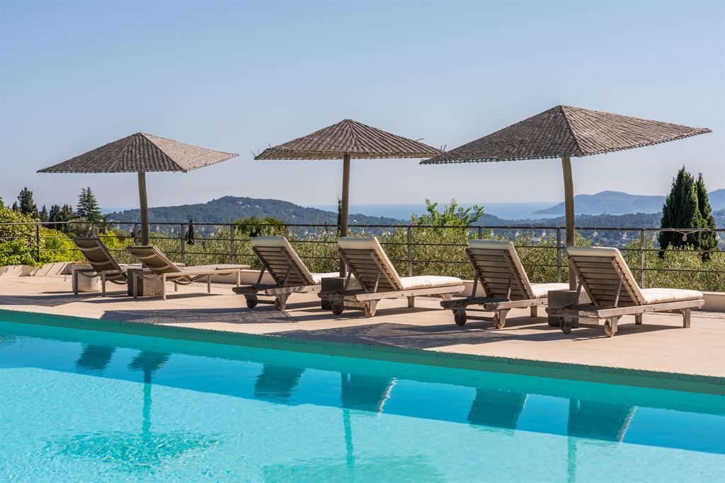 villa de luxe 14 Pièces en vente sur PLASCASSIER (06130)