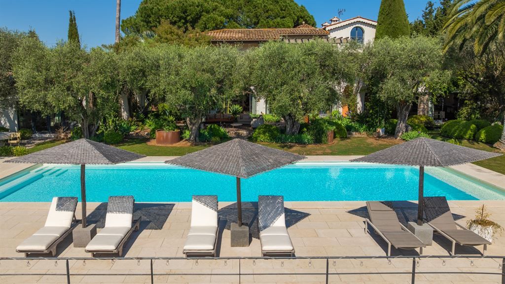 villa de luxe 14 Pièces en vente sur PLASCASSIER (06130)