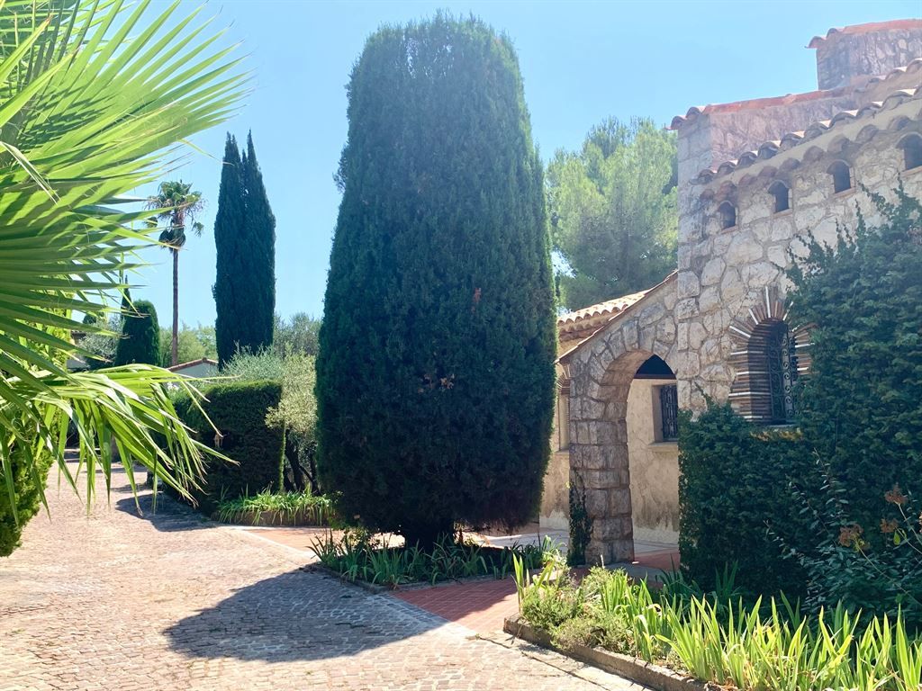 villa de luxe 14 Pièces en vente sur PLASCASSIER (06130)