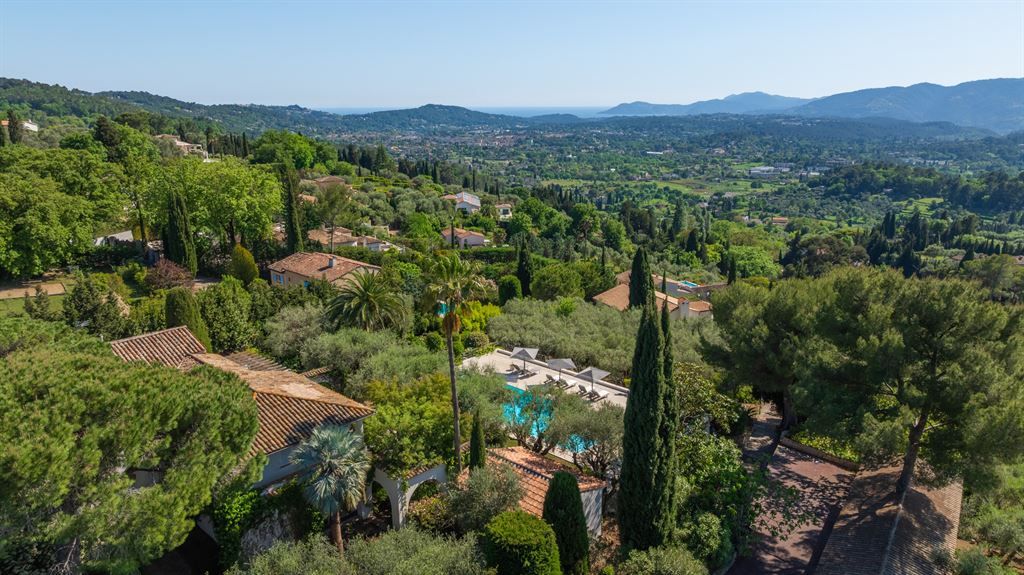 villa de luxe 14 Pièces en vente sur PLASCASSIER (06130)