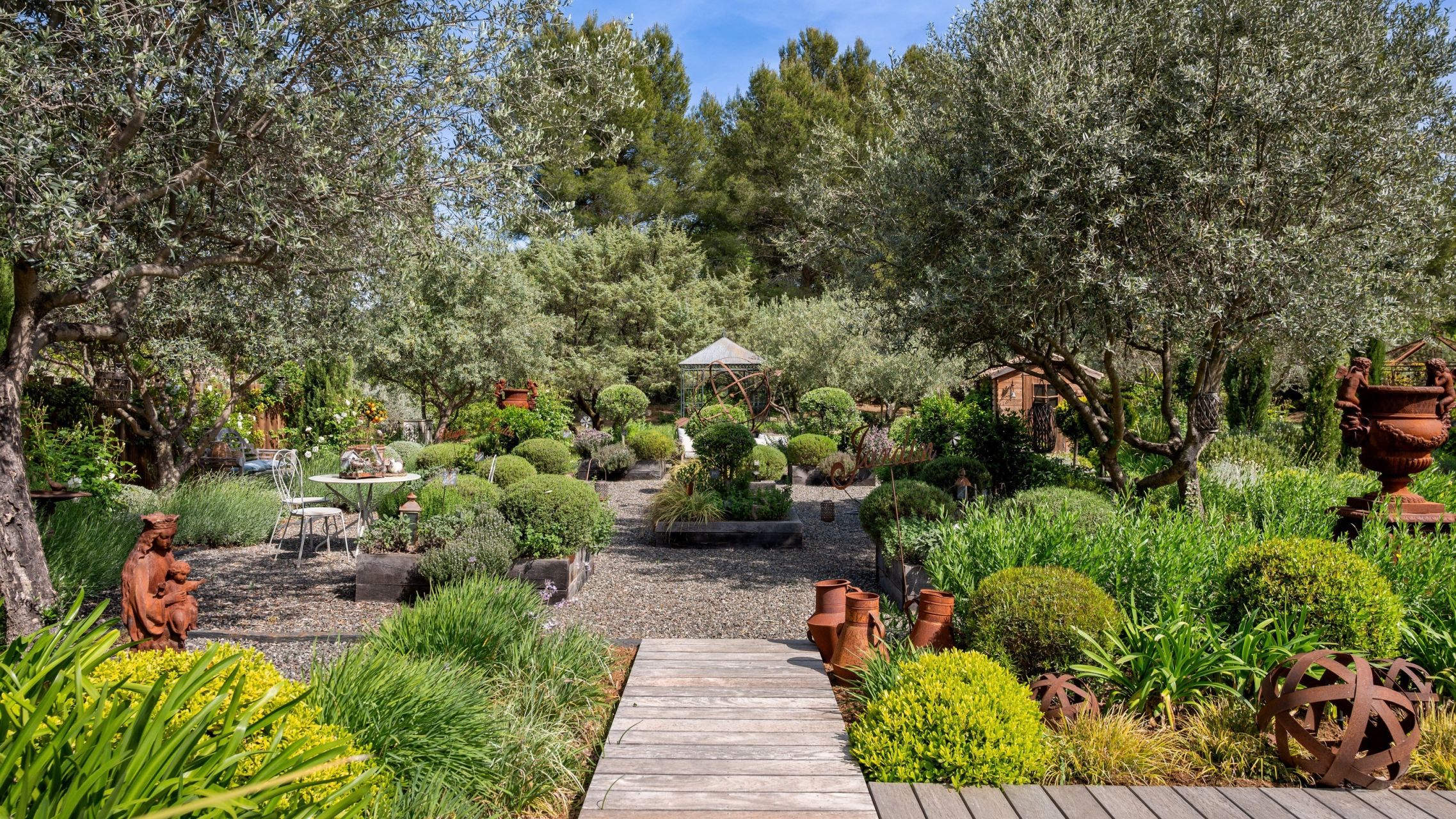 luxury provencale house 7 Rooms for sale on DRAGUIGNAN (83300)