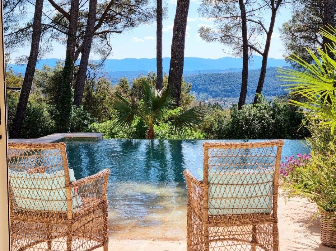 luxury provencale house 7 Rooms for sale on DRAGUIGNAN (83300)