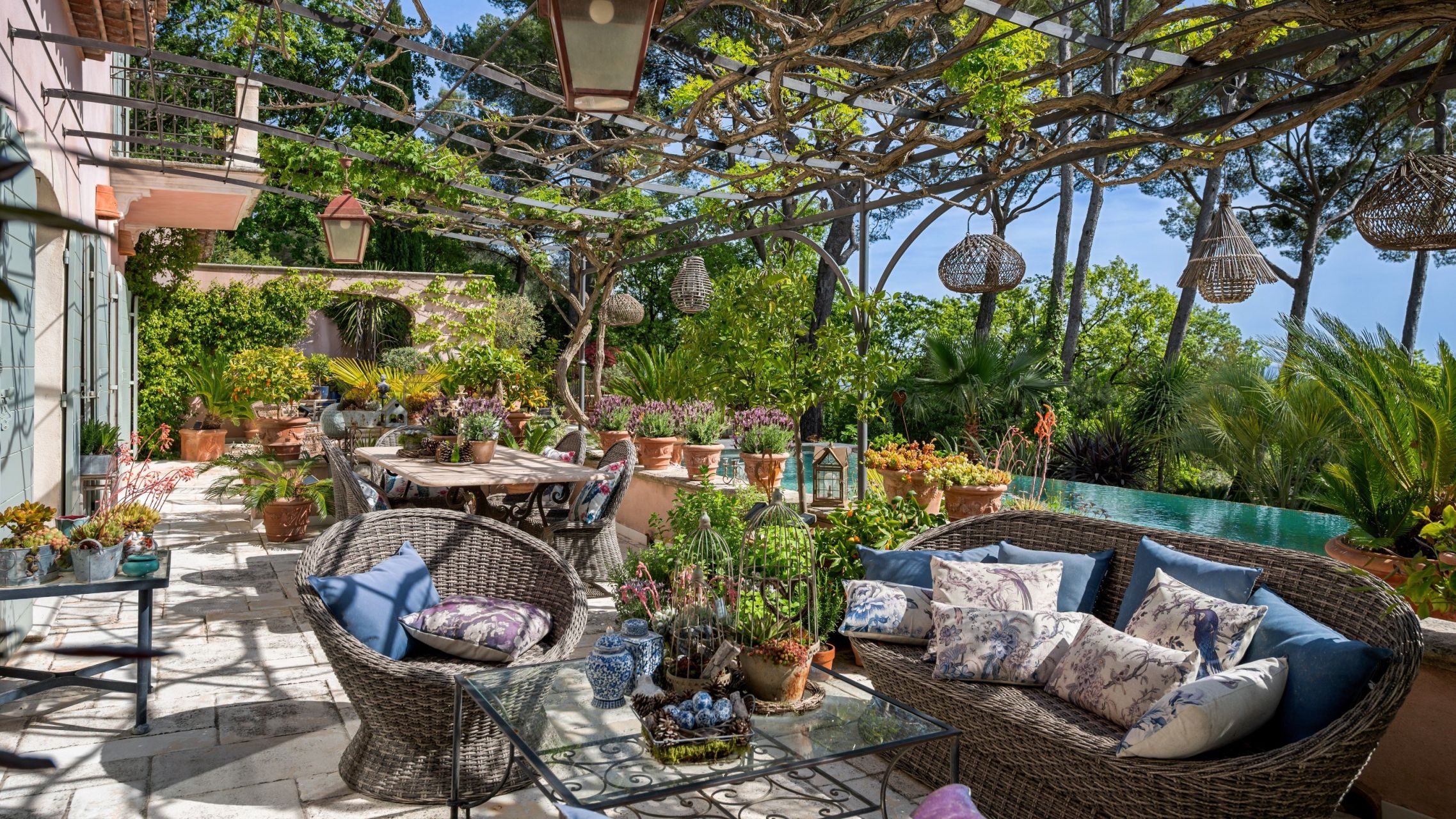 luxury provencale house 7 Rooms for sale on DRAGUIGNAN (83300)