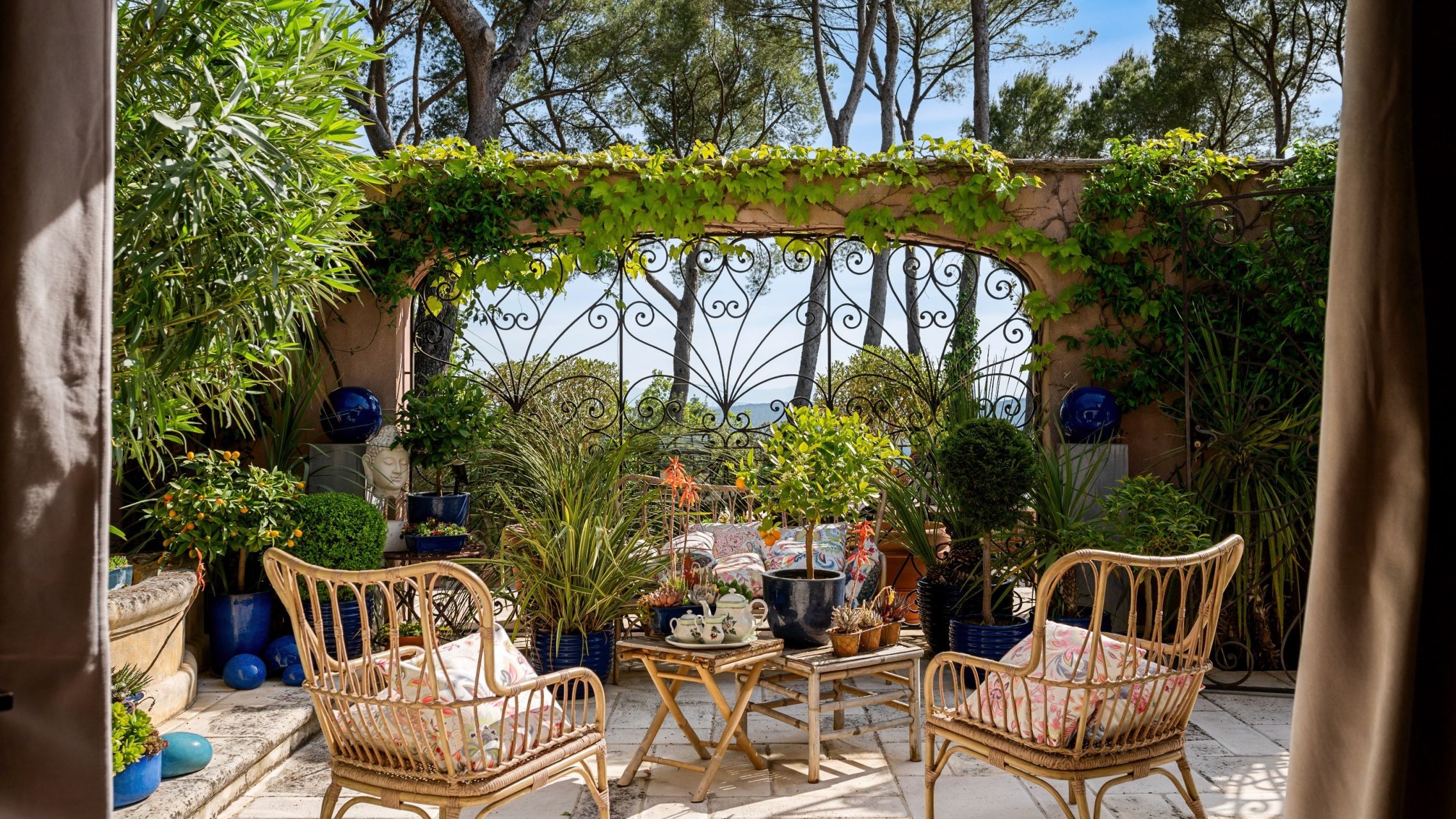 luxury provencale house 7 Rooms for sale on DRAGUIGNAN (83300)