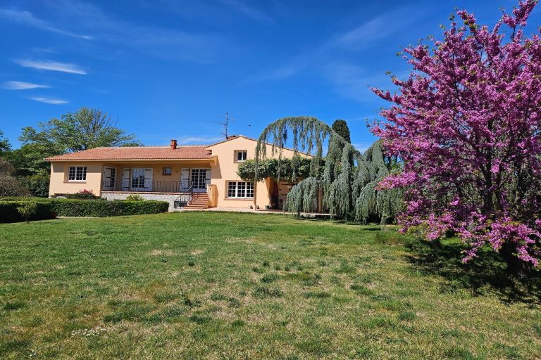 luxury house 9 Rooms for sale on TOULOUGES (66350)