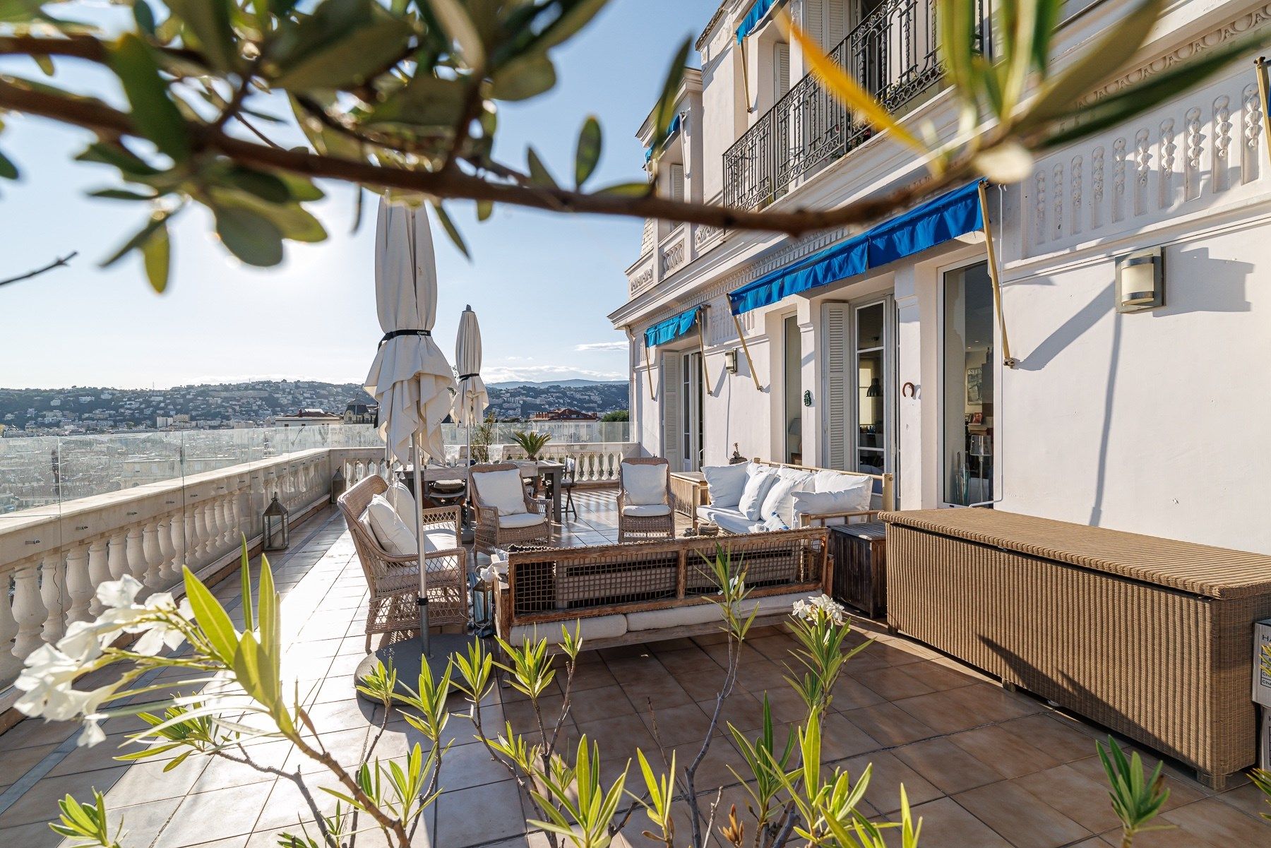 luxury apartment 3 Rooms for sale on NICE (06000)