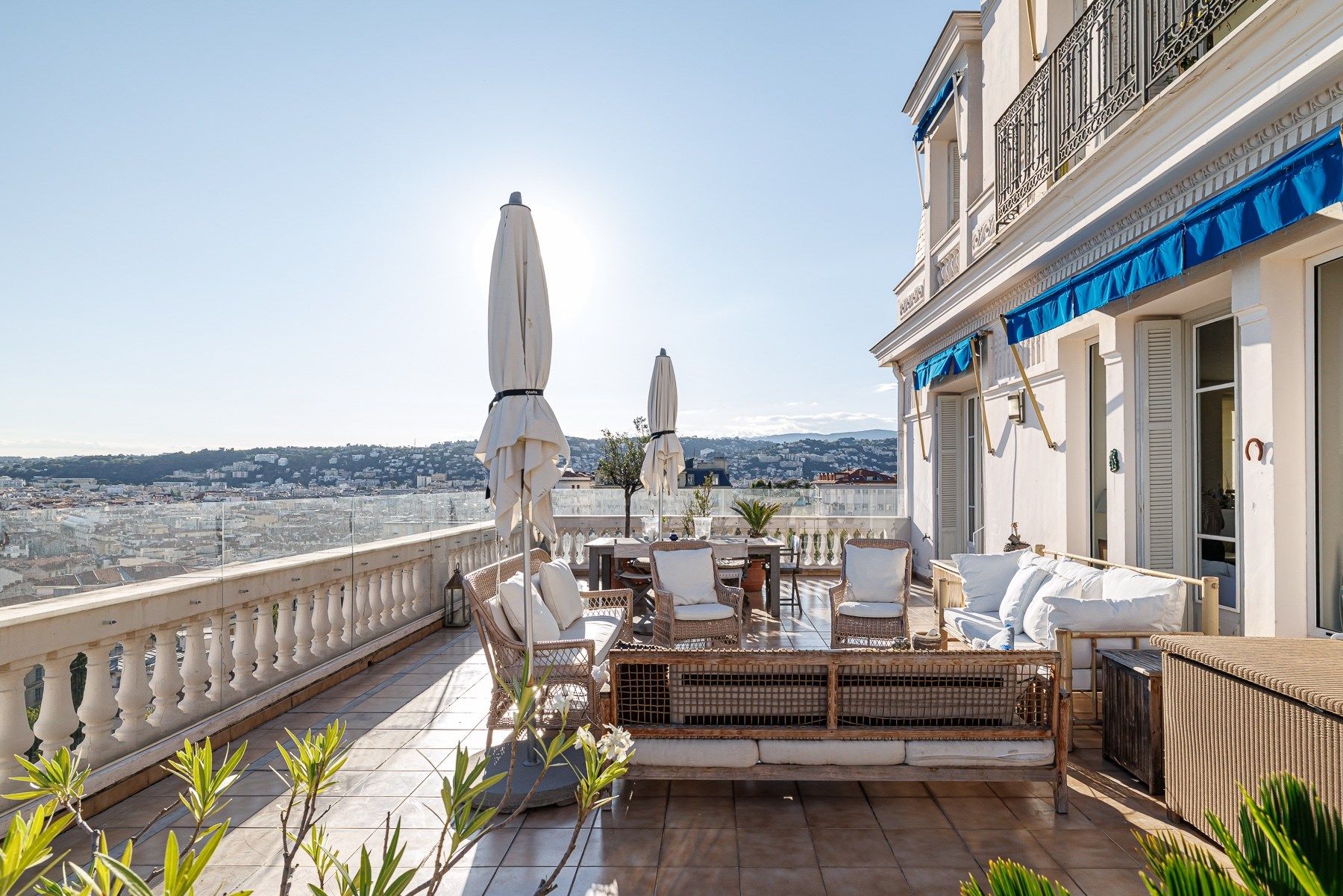 luxury apartment 3 Rooms for sale on NICE (06000)