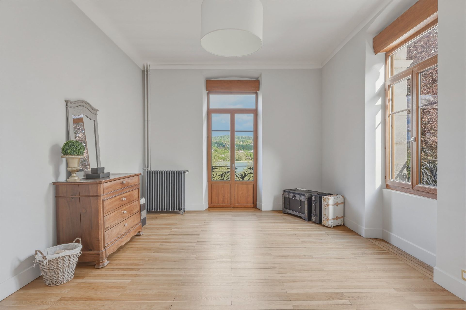 luxury house 15 Rooms for sale on CLAIRVAUX LES LACS (39130)