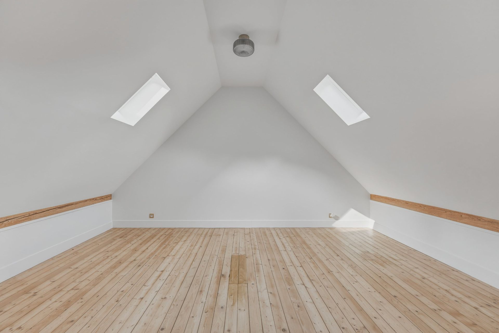 luxury house 15 Rooms for sale on CLAIRVAUX LES LACS (39130)