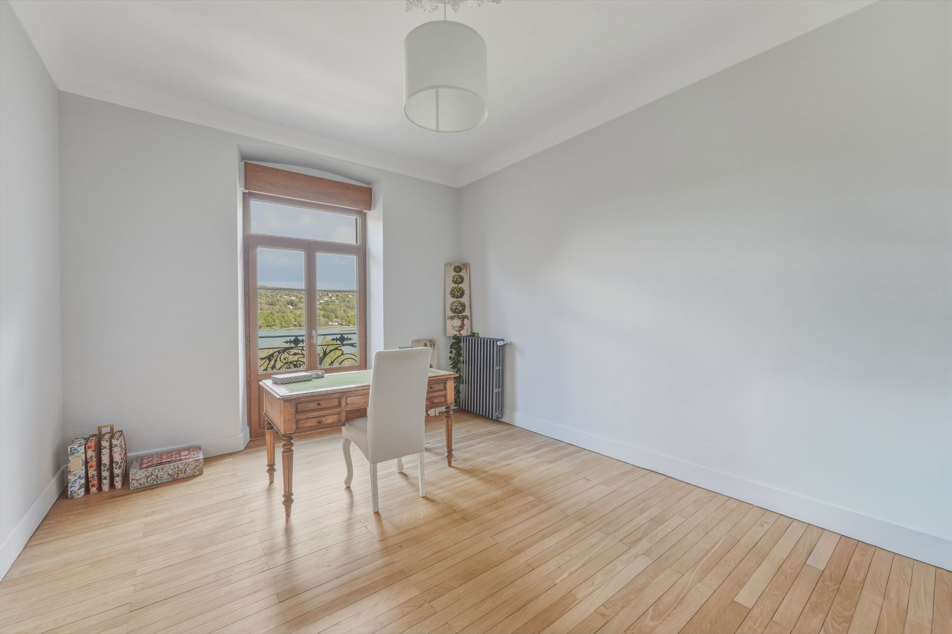 luxury house 15 Rooms for sale on CLAIRVAUX LES LACS (39130)