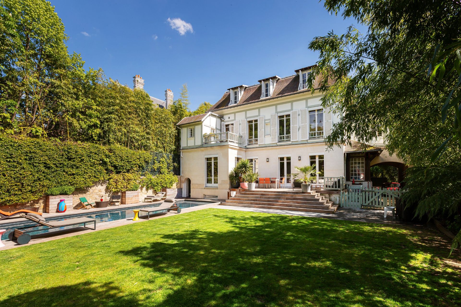 mansion (hôtel particulier) 12 Rooms for sale on BOULOGNE BILLANCOURT (92100)