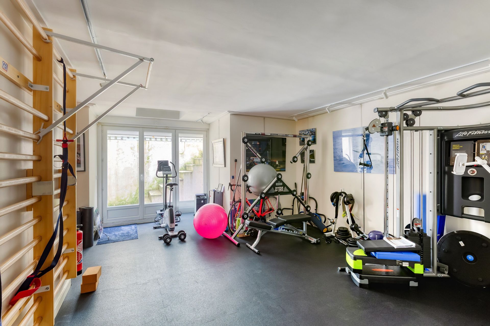 mansion (hôtel particulier) 12 Rooms for sale on BOULOGNE BILLANCOURT (92100)