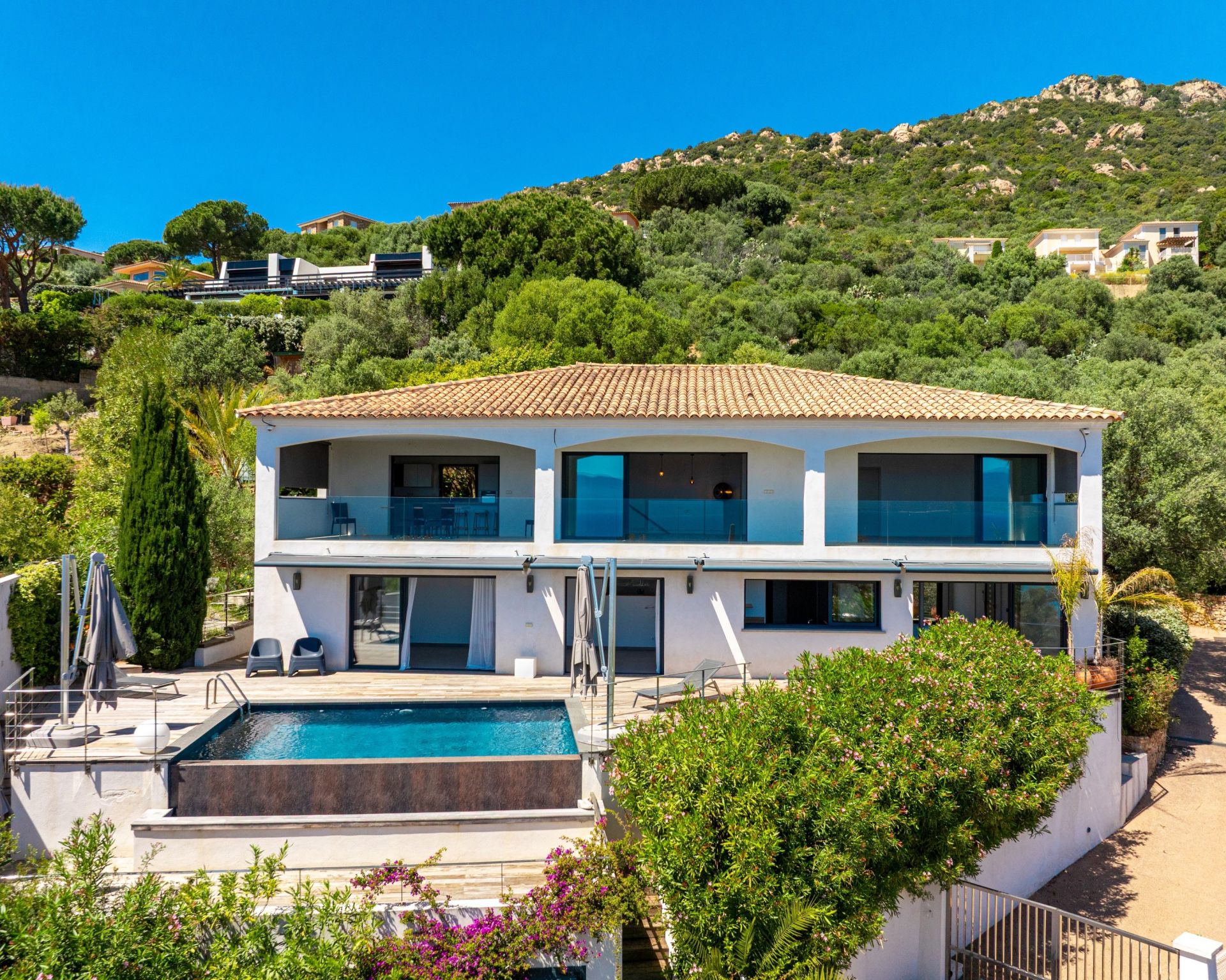 luxury villa 11 Rooms for sale on AJACCIO (20000)