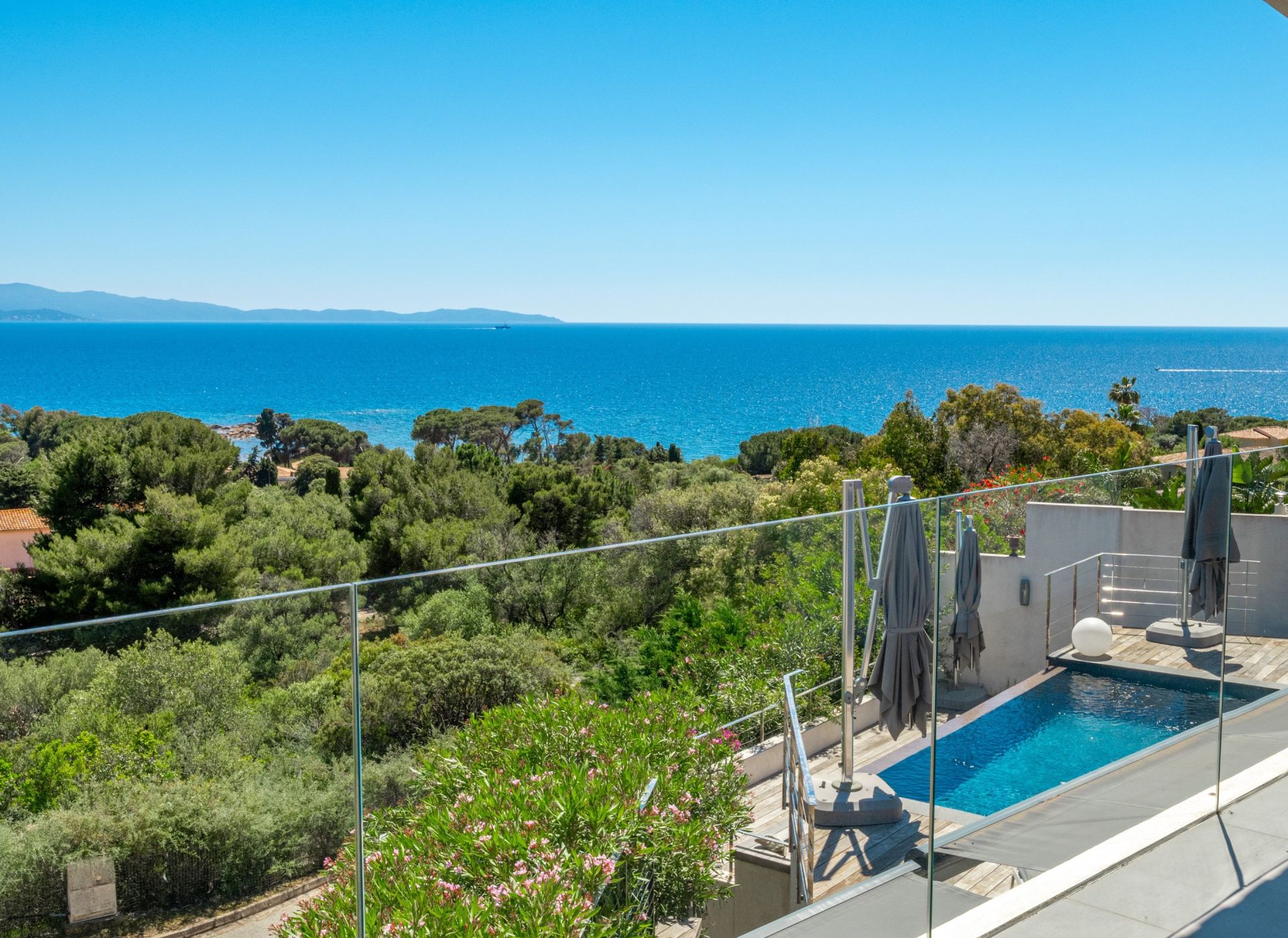 luxury villa 11 Rooms for sale on AJACCIO (20000)