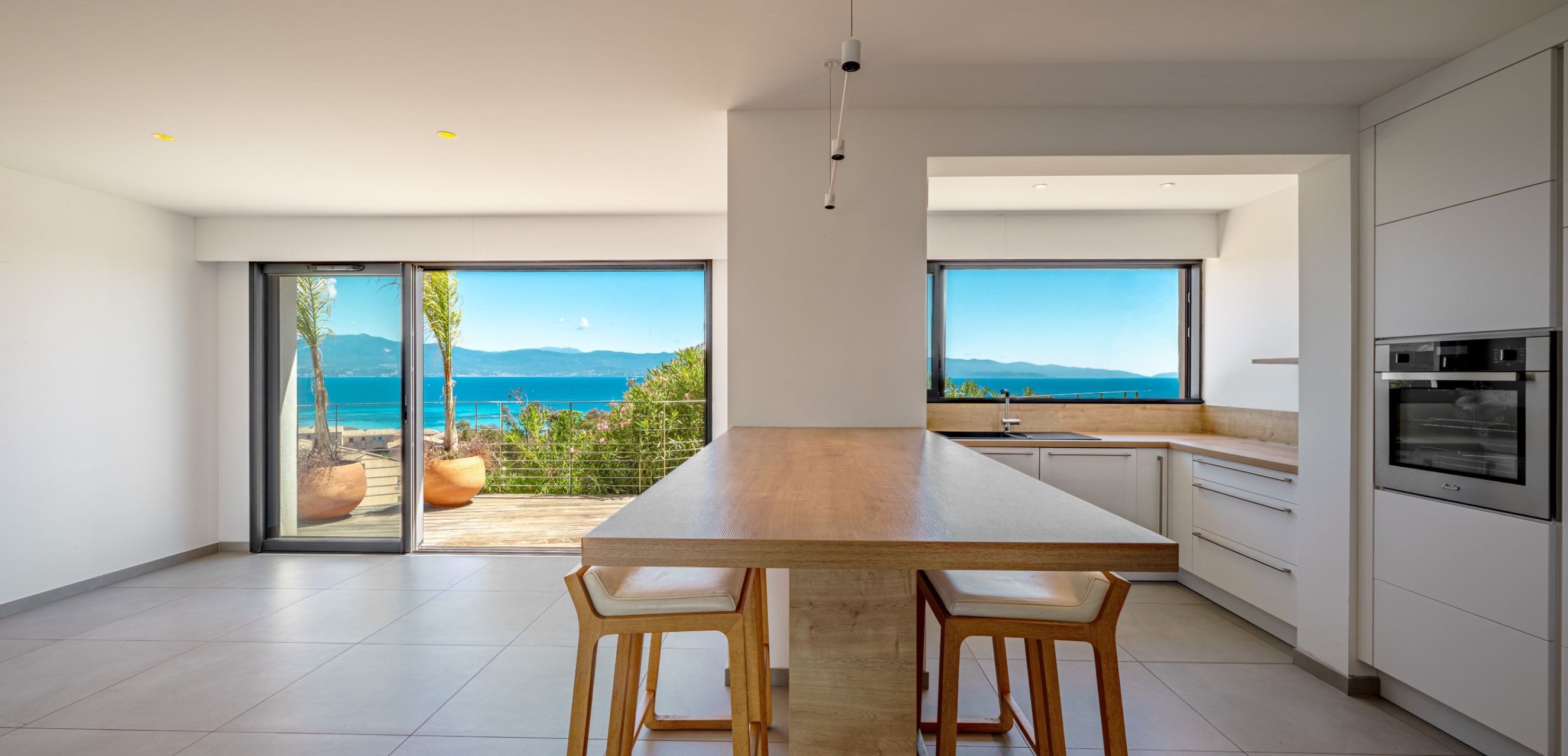 luxury villa 11 Rooms for sale on AJACCIO (20000)
