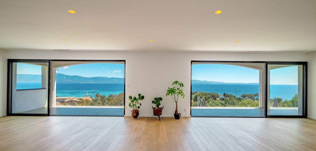 luxury villa 11 Rooms for sale on AJACCIO (20000)