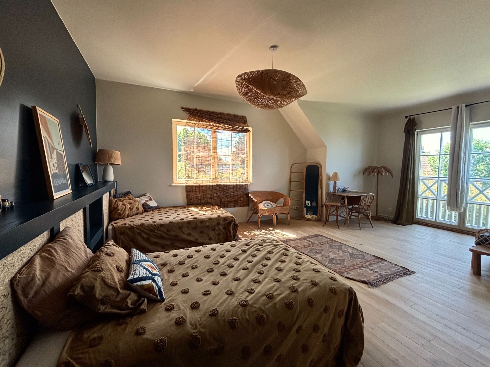 luxury house 8 Rooms for seasonal rent on BENERVILLE SUR MER (14910)