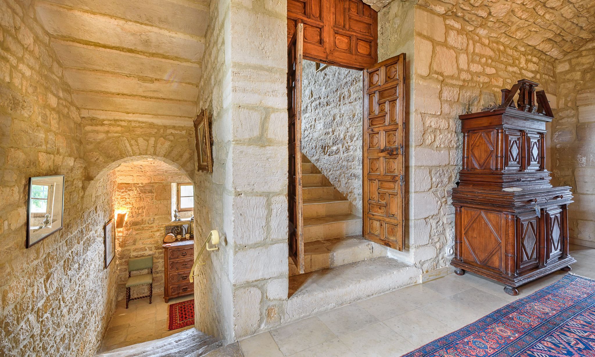 château 16 Pièces en vente sur BARJAC (30430)