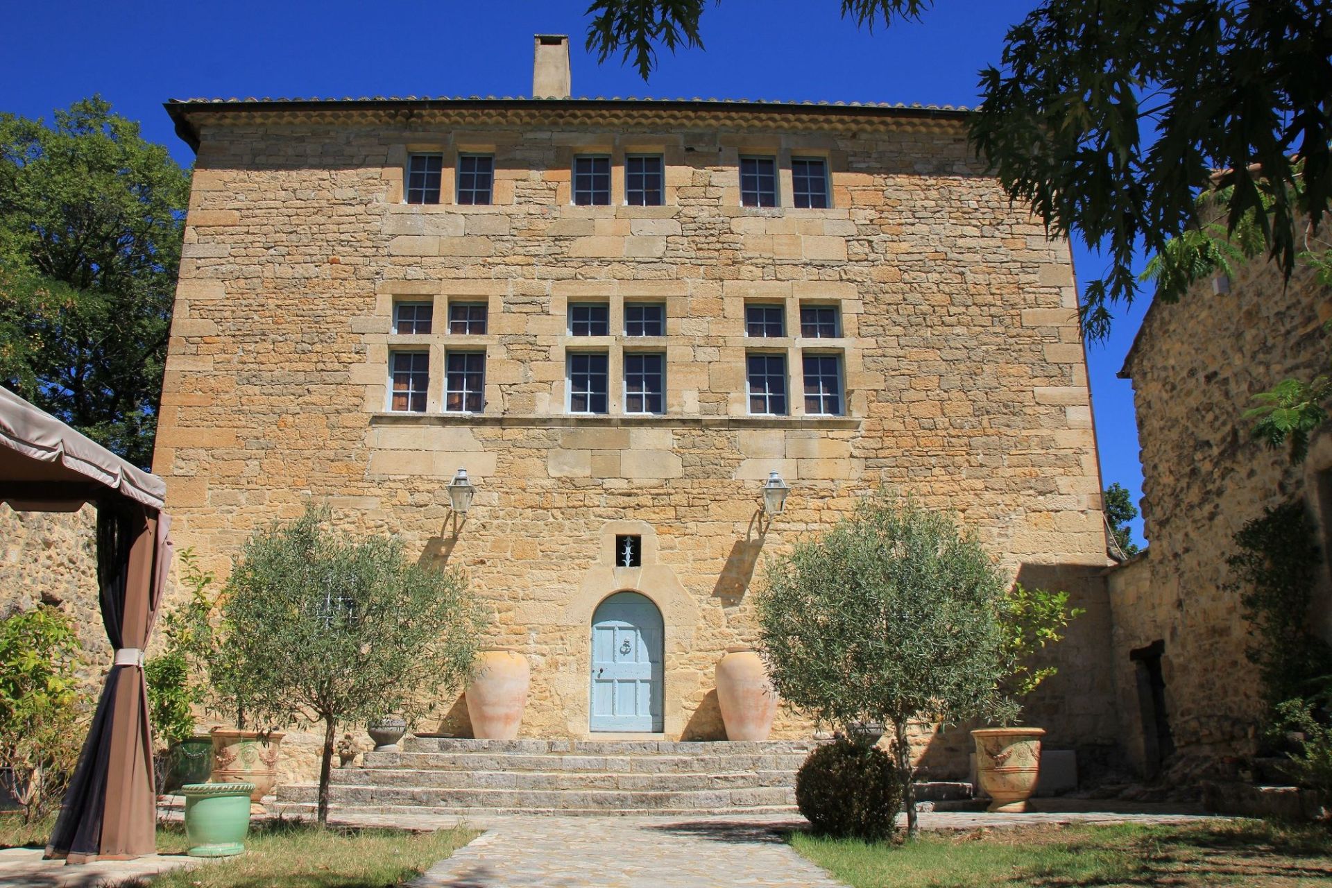 château 16 Pièces en vente sur BARJAC (30430)