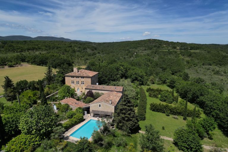 château 16 Pièces en vente sur BARJAC (30430)