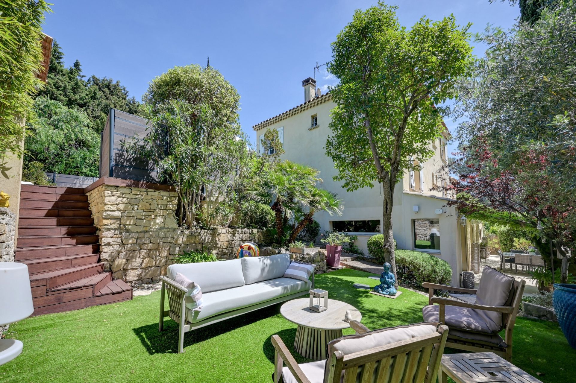 luxury house 9 Rooms for sale on AIX EN PROVENCE (13100)