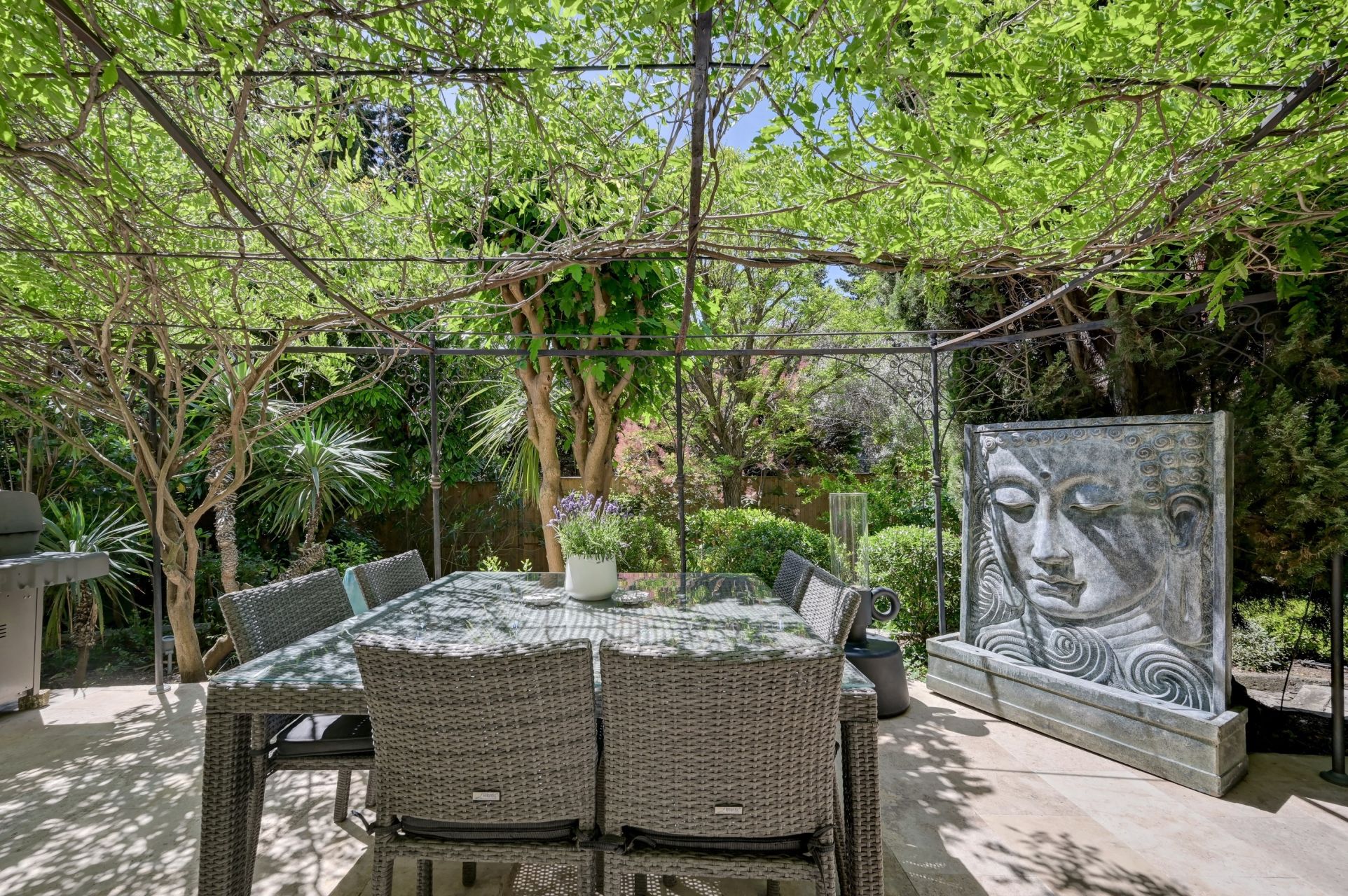 luxury house 9 Rooms for sale on AIX EN PROVENCE (13100)