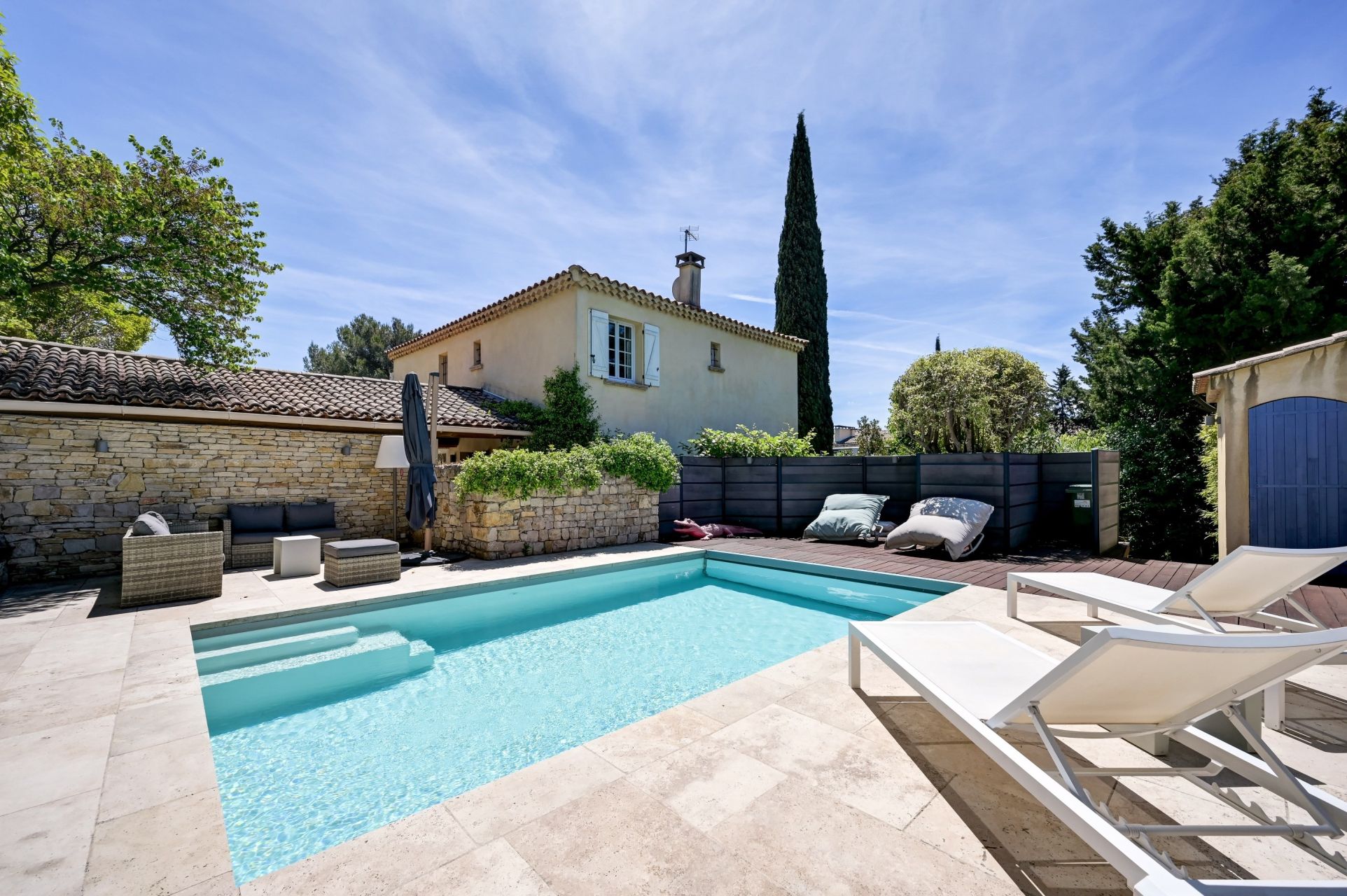 luxury house 9 Rooms for sale on AIX EN PROVENCE (13100)