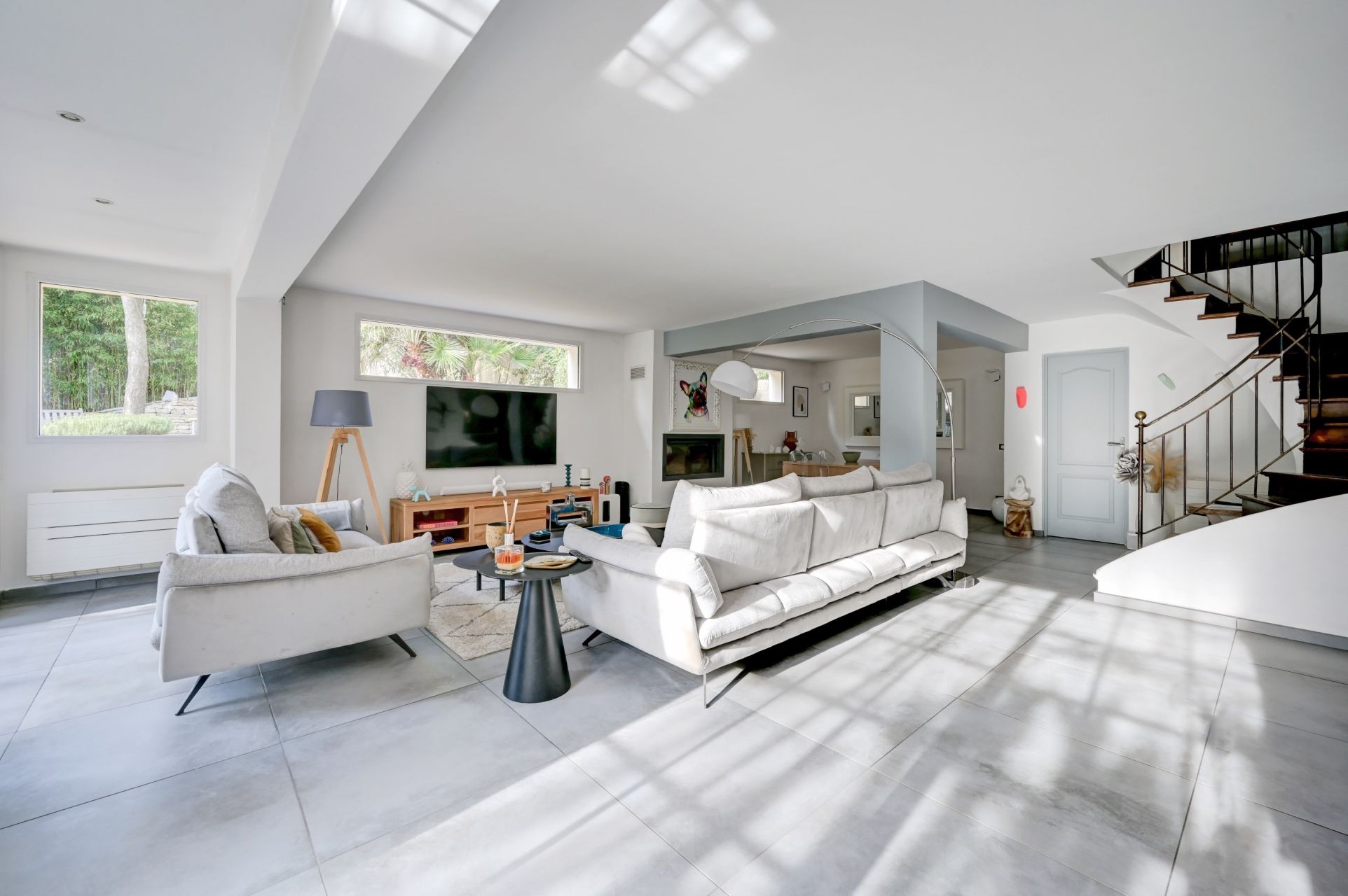 luxury house 9 Rooms for sale on AIX EN PROVENCE (13100)