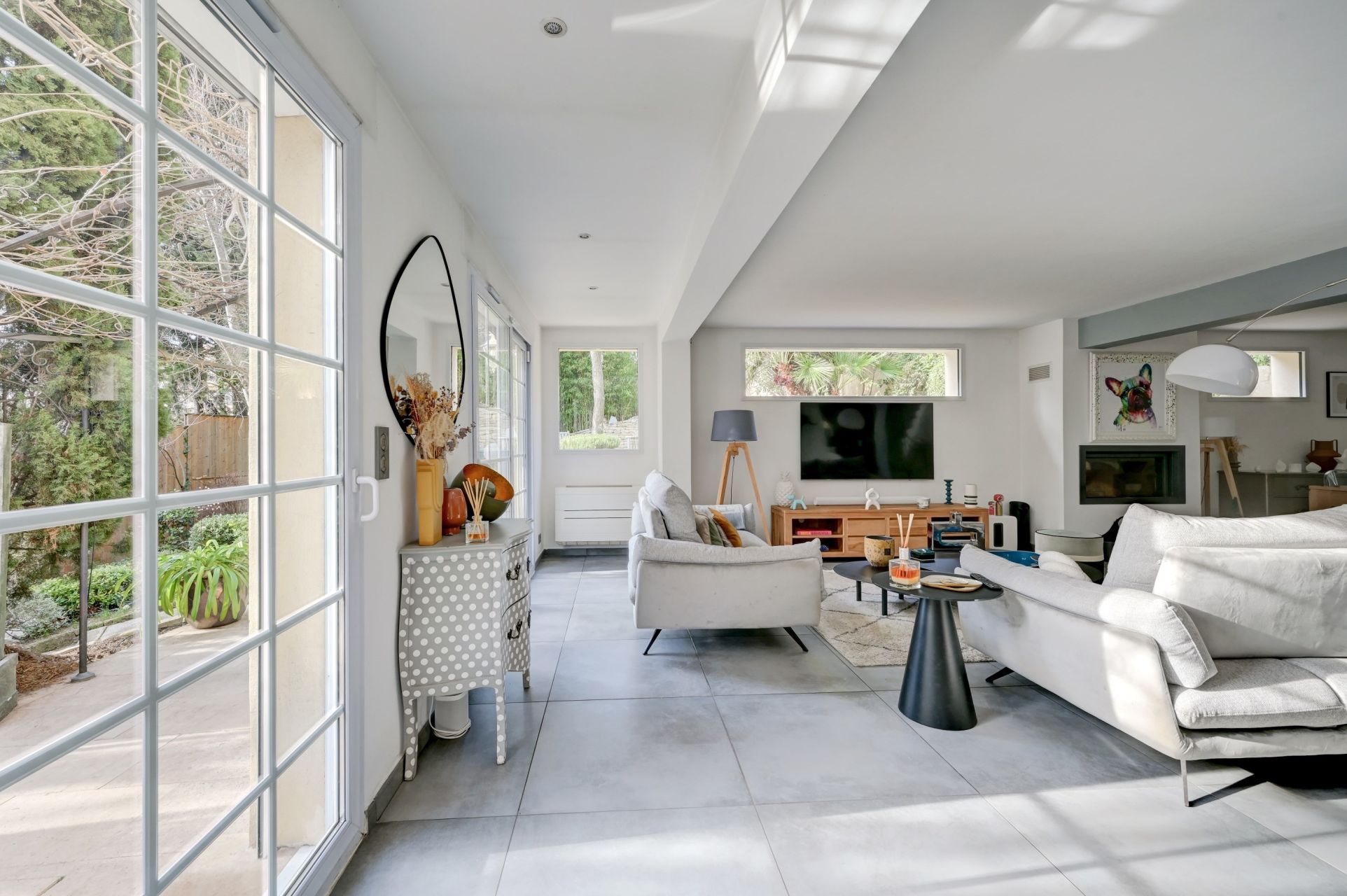 luxury house 9 Rooms for sale on AIX EN PROVENCE (13100)