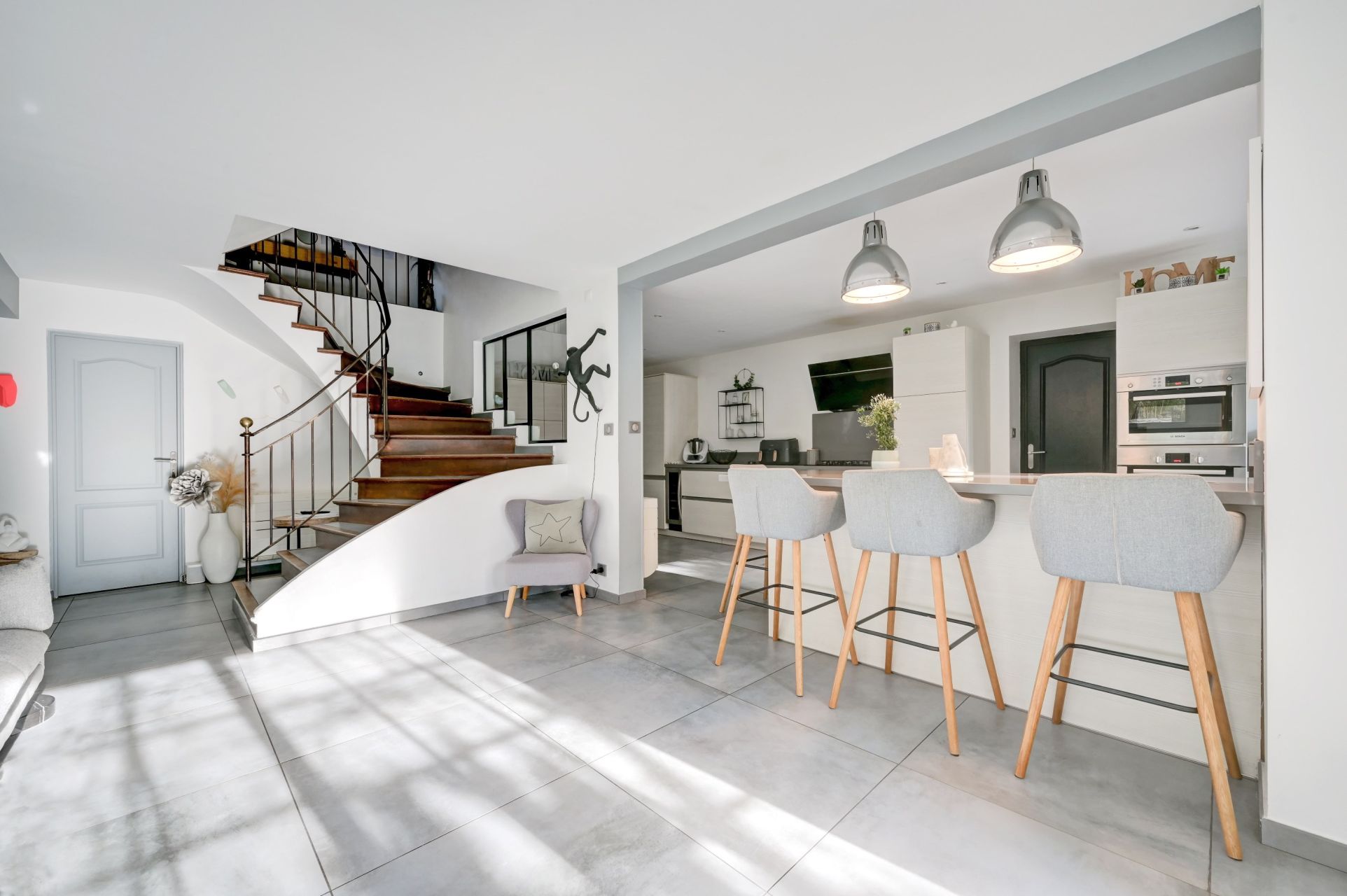 luxury house 9 Rooms for sale on AIX EN PROVENCE (13100)