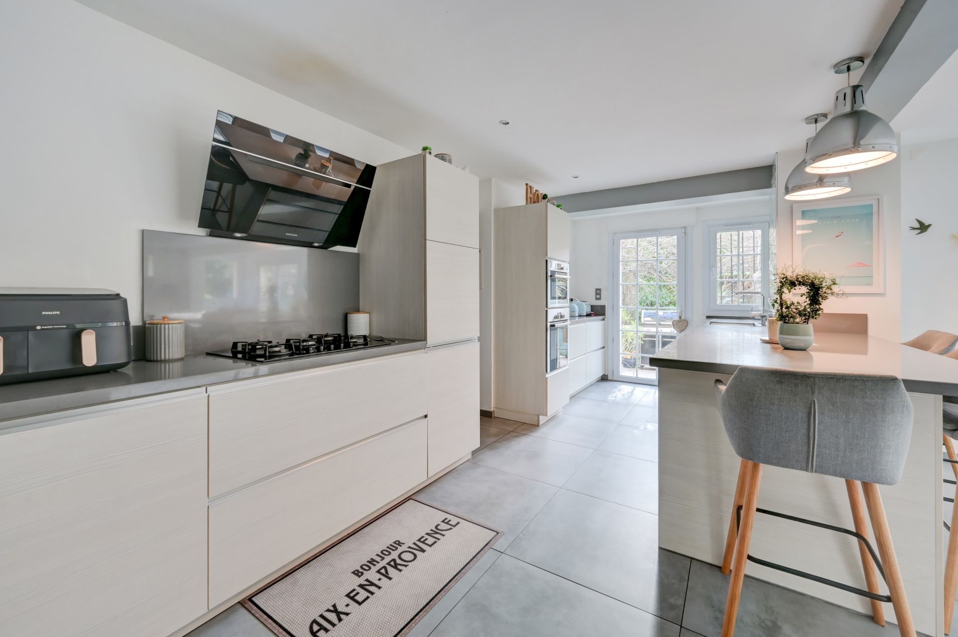 luxury house 9 Rooms for sale on AIX EN PROVENCE (13100)