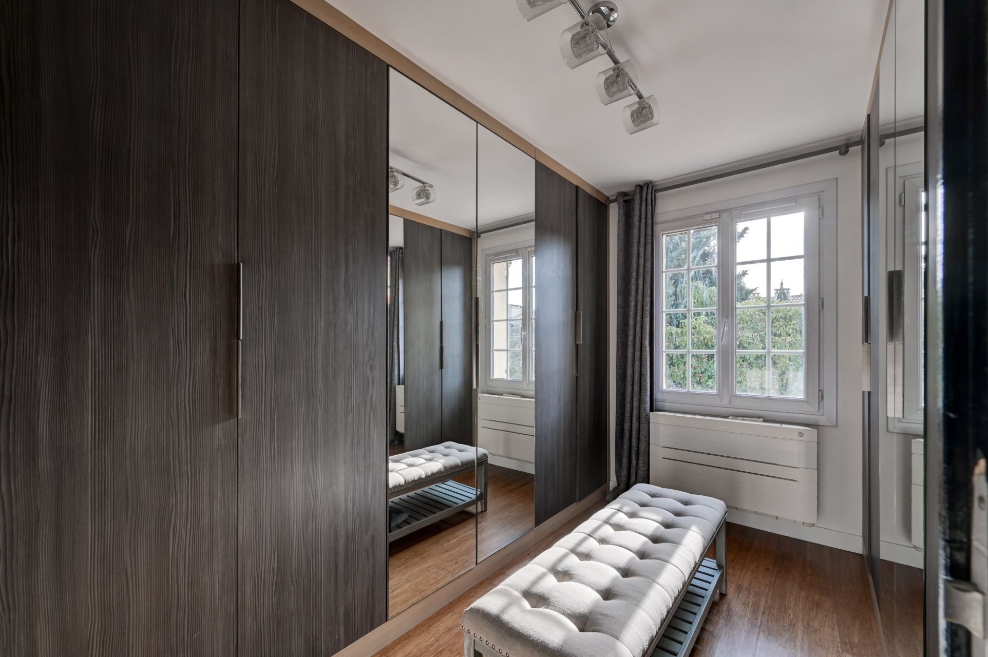 luxury house 9 Rooms for sale on AIX EN PROVENCE (13100)