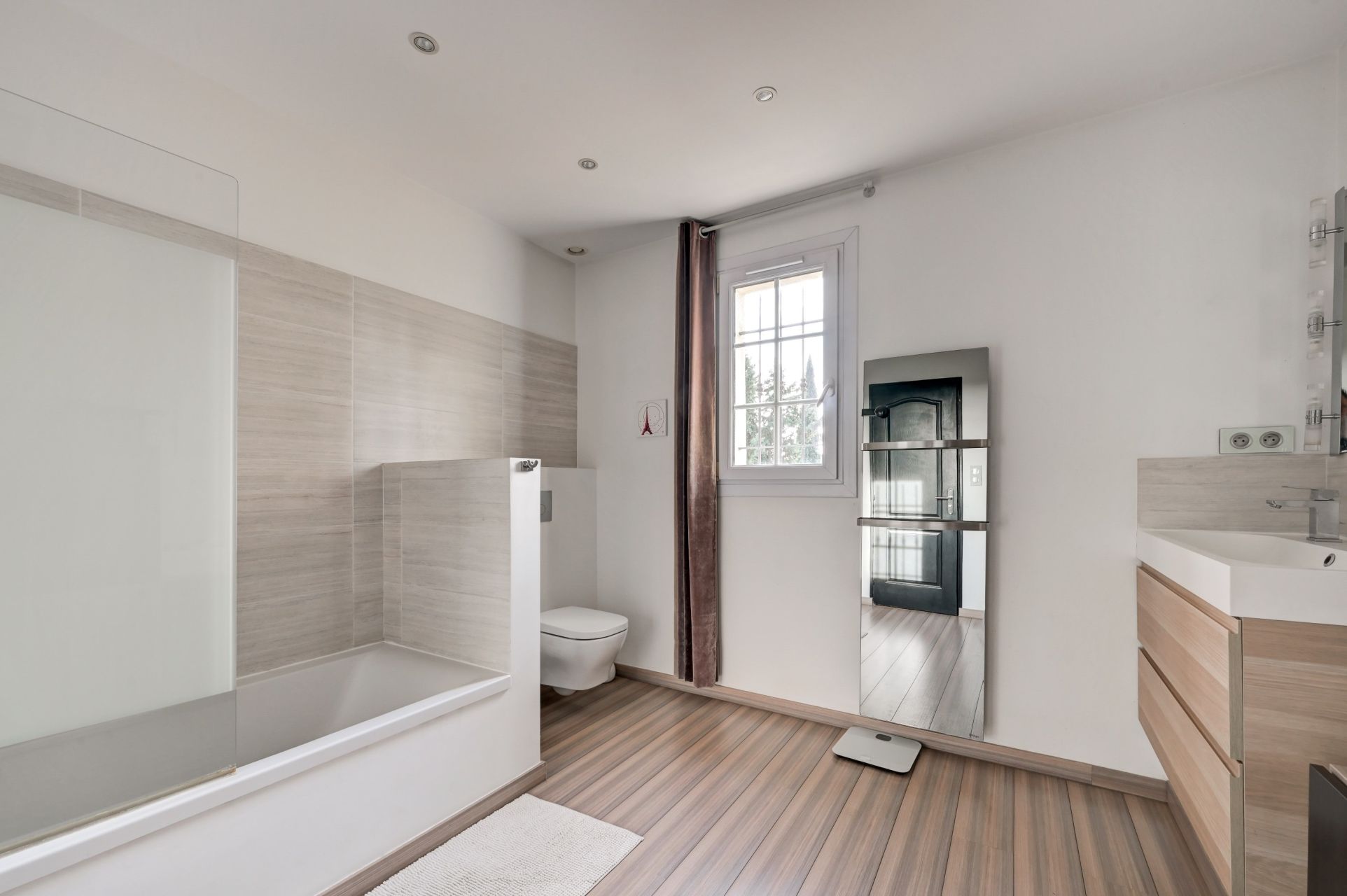 luxury house 9 Rooms for sale on AIX EN PROVENCE (13100)