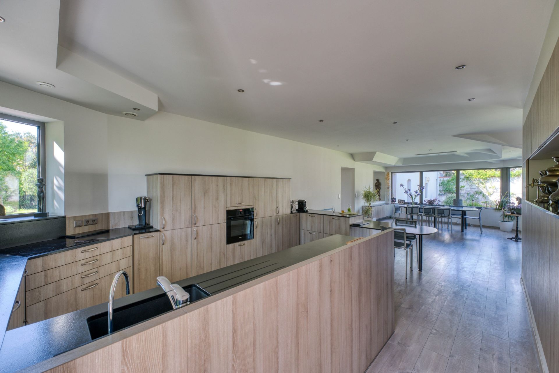 luxury house 8 Rooms for sale on LAGORD (17140)