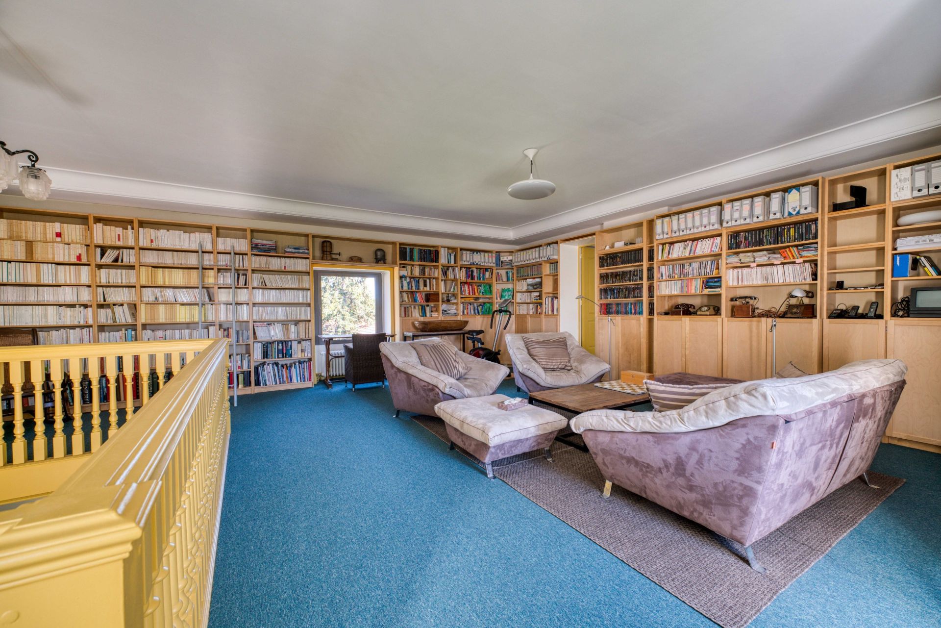 luxury house 8 Rooms for sale on LAGORD (17140)
