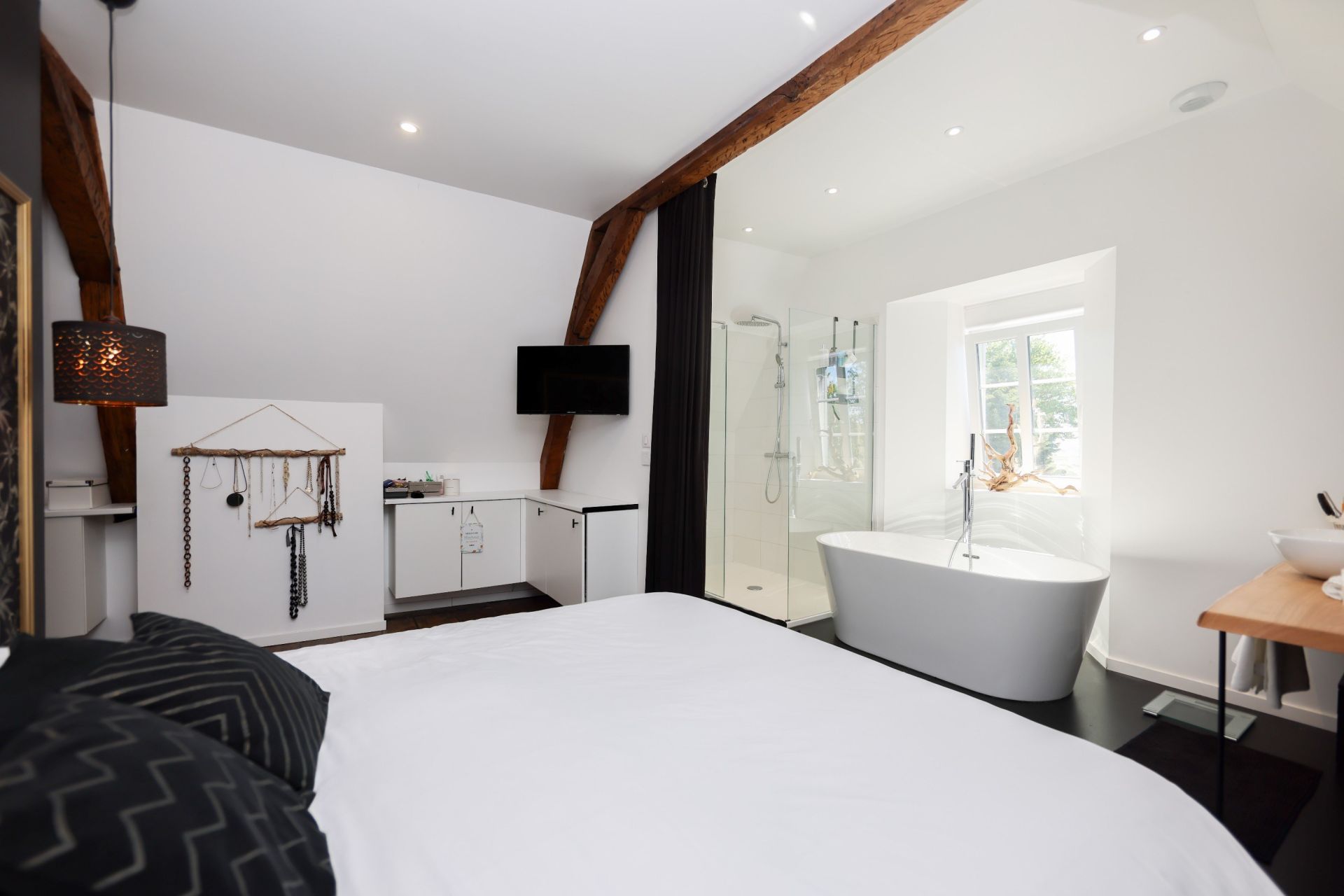 mansion (hôtel particulier) 10 Rooms for sale on MONTREUIL SUR MER (62170)