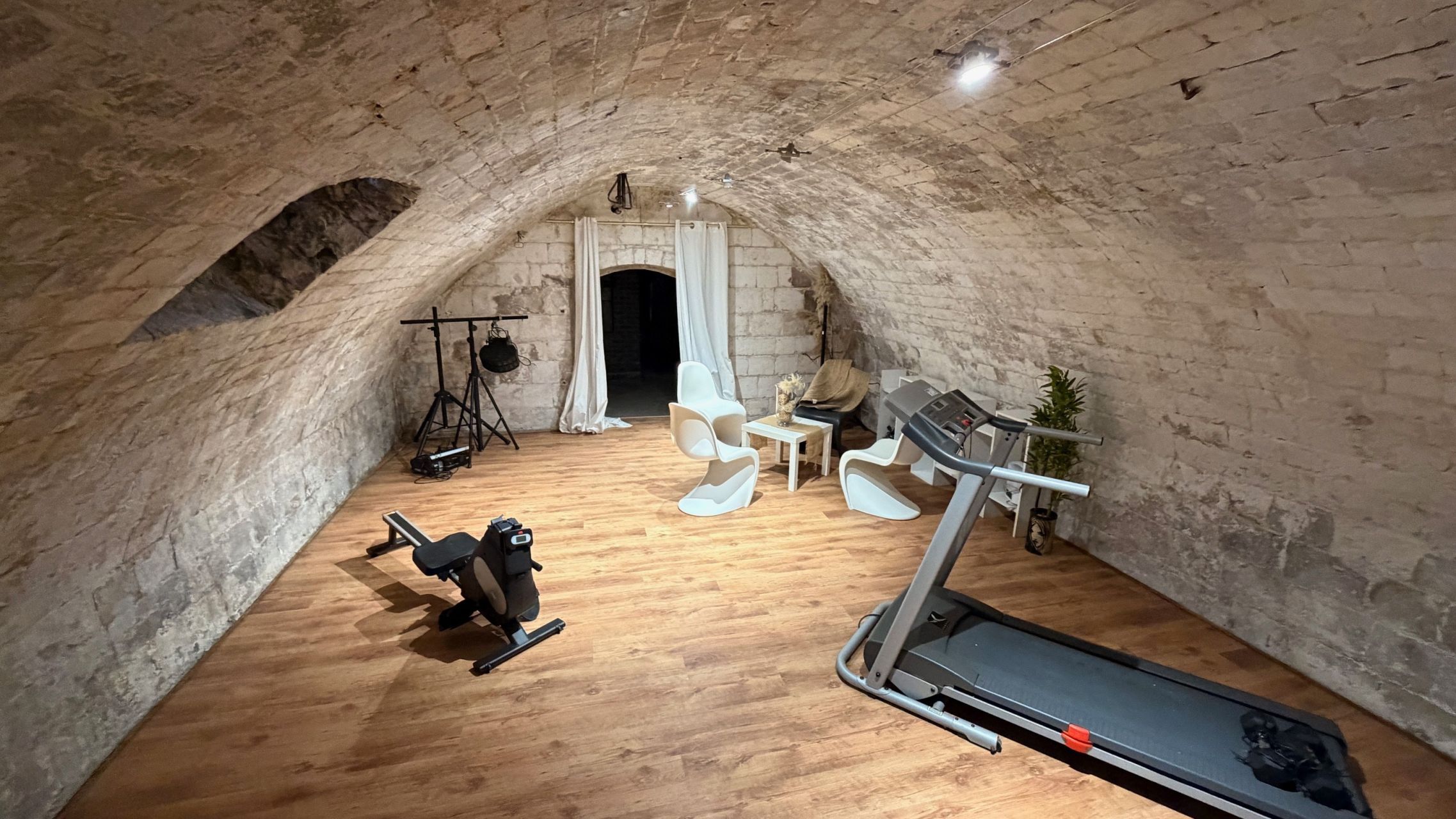 mansion (hôtel particulier) 10 Rooms for sale on MONTREUIL SUR MER (62170)