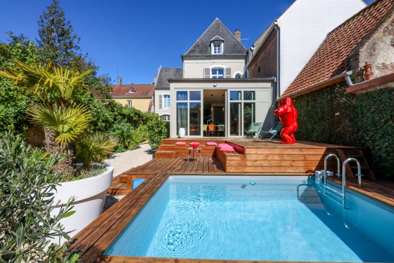 mansion (hôtel particulier) 10 Rooms for sale on MONTREUIL SUR MER (62170)