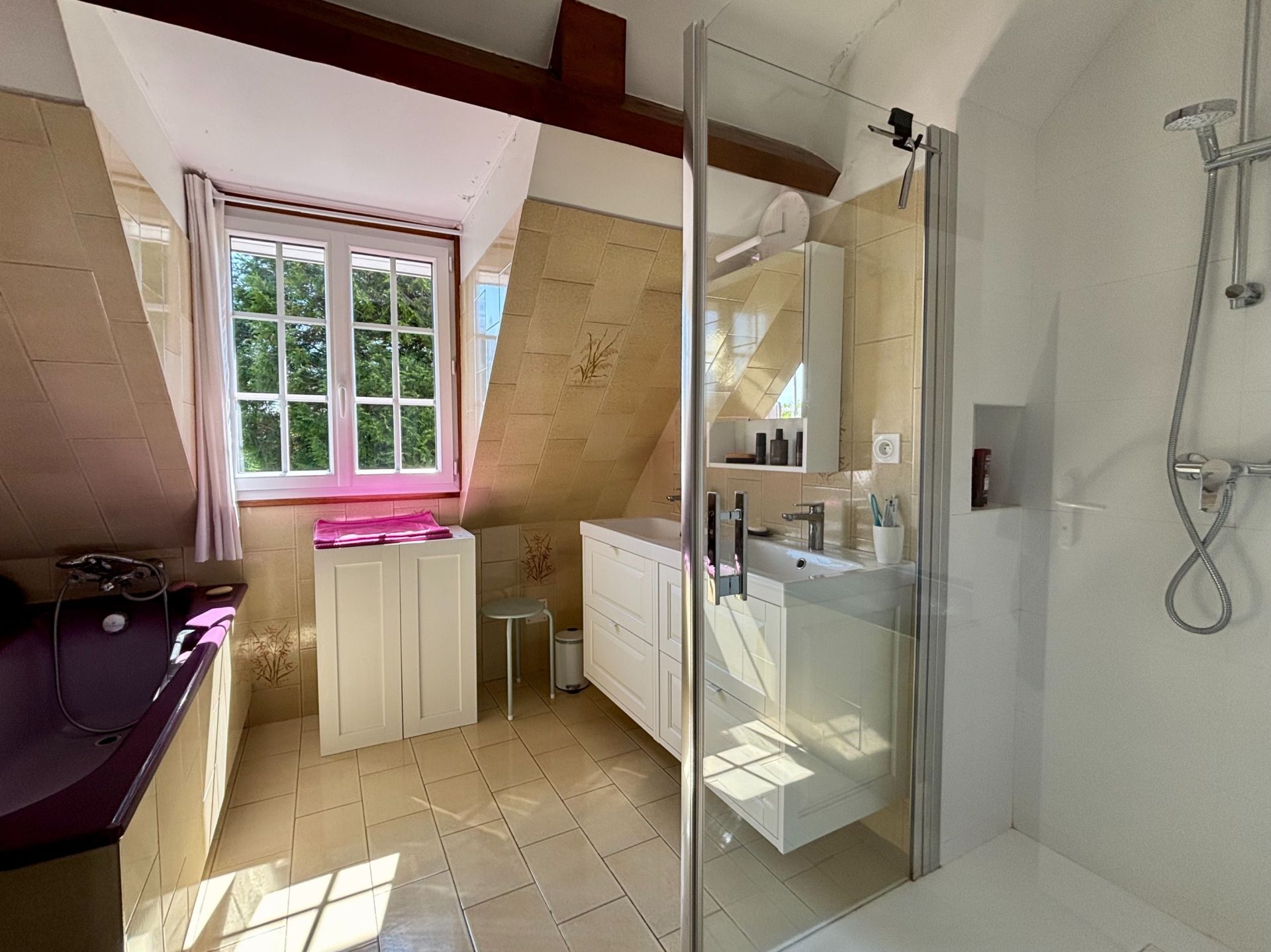 luxury house 7 Rooms for sale on EPAIGNES (27260)