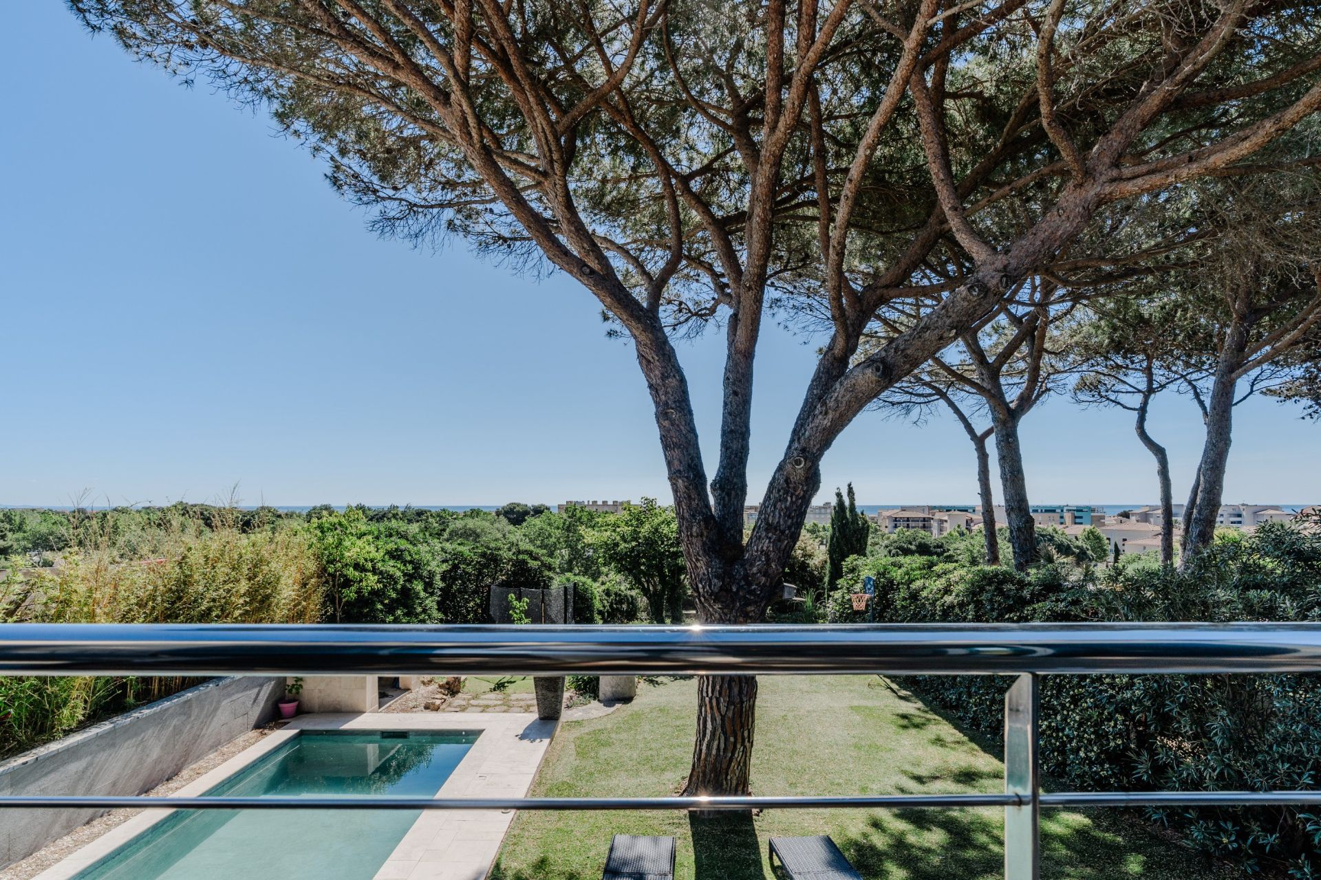luxury house 5 Rooms for sale on NARBONNE PLAGE (11100)