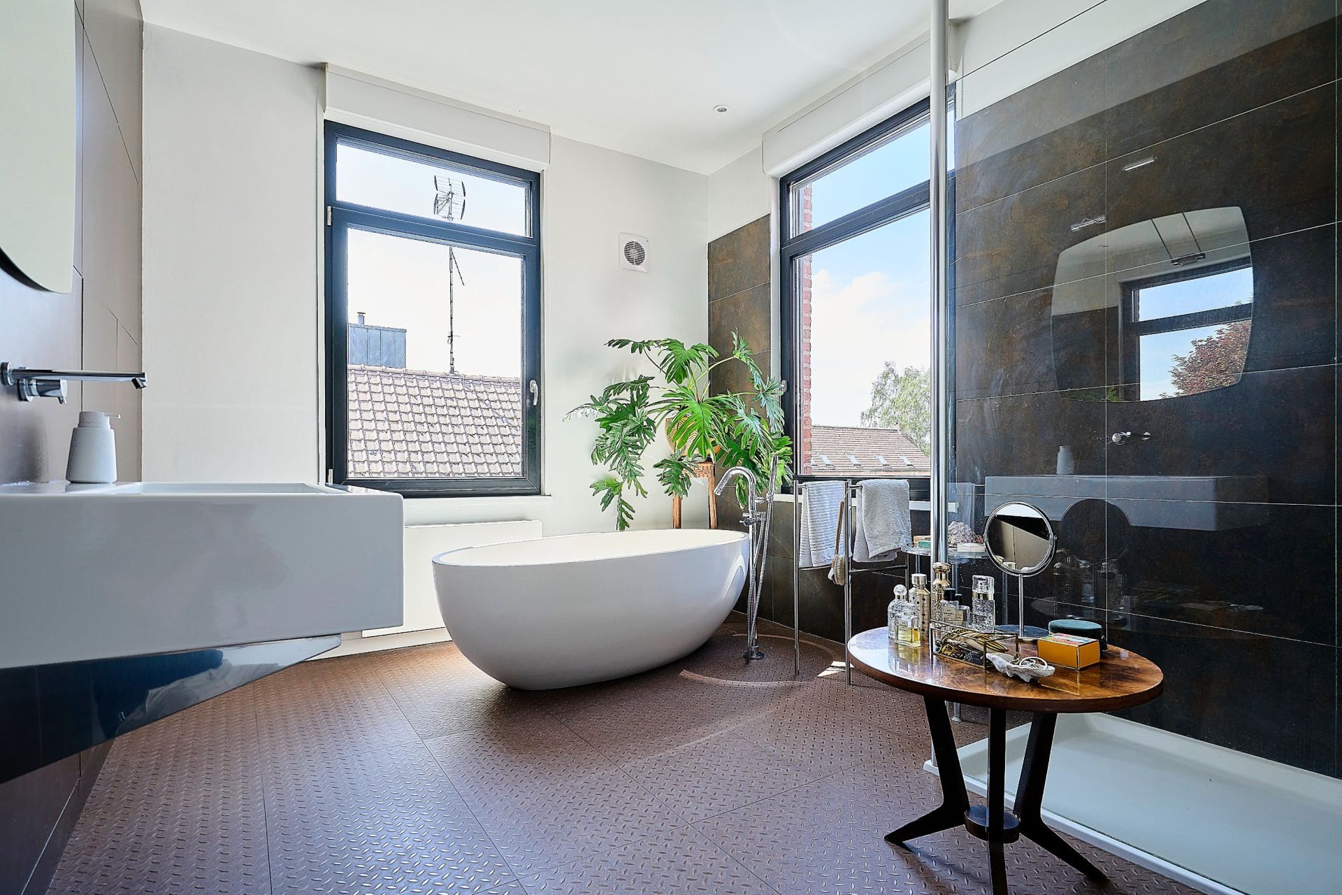 luxury house 7 Rooms for sale on MARCQ EN BAROEUL (59700)