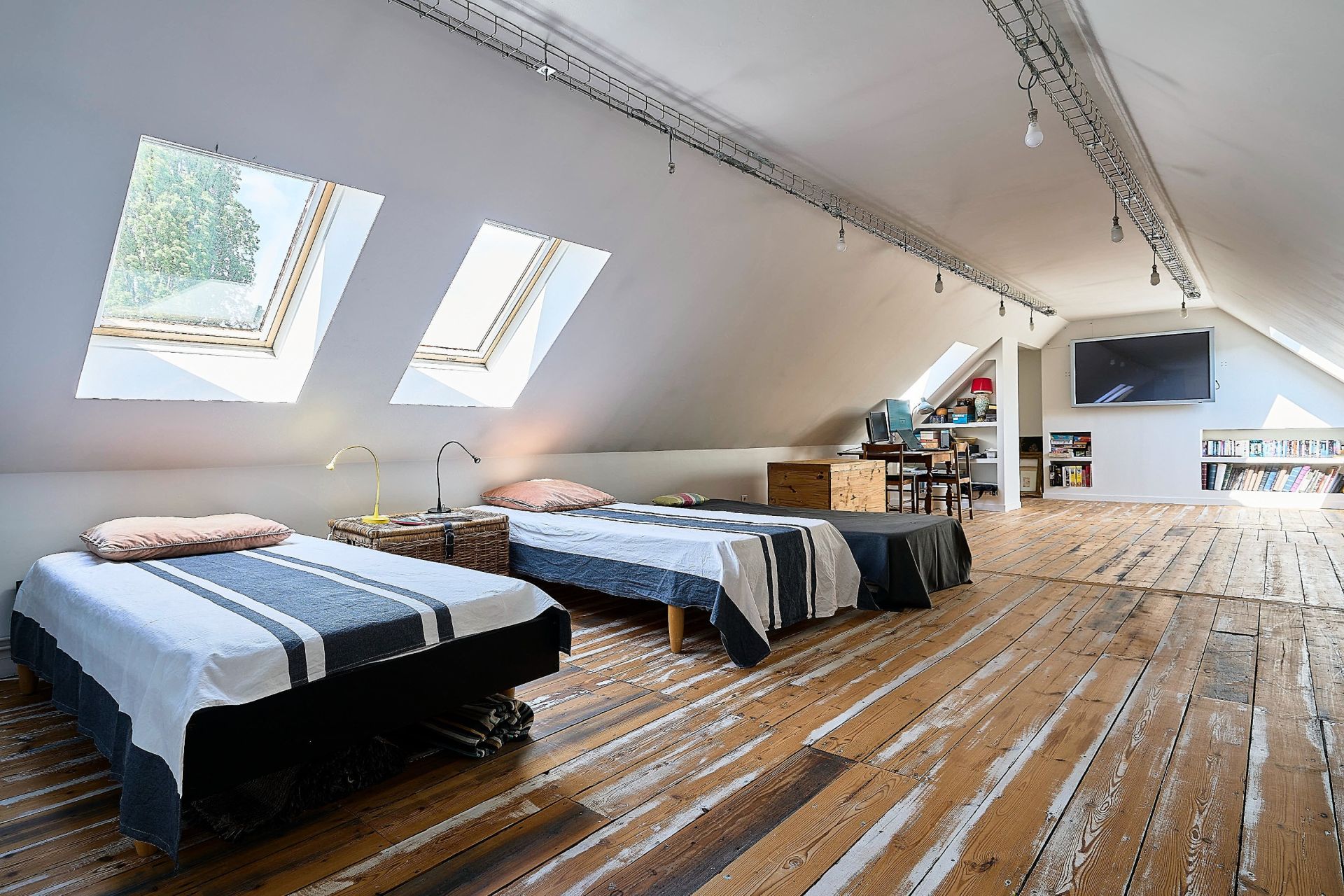 luxury house 7 Rooms for sale on MARCQ EN BAROEUL (59700)