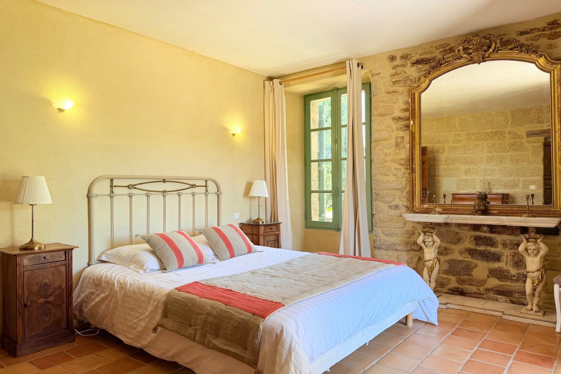 maison de luxe 9 Pièces en vente sur UZES (30700)
