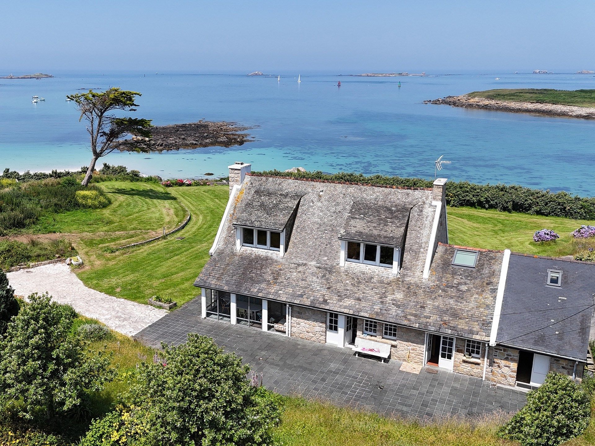 luxury house 10 Rooms for sale on LANDEDA (29870)
