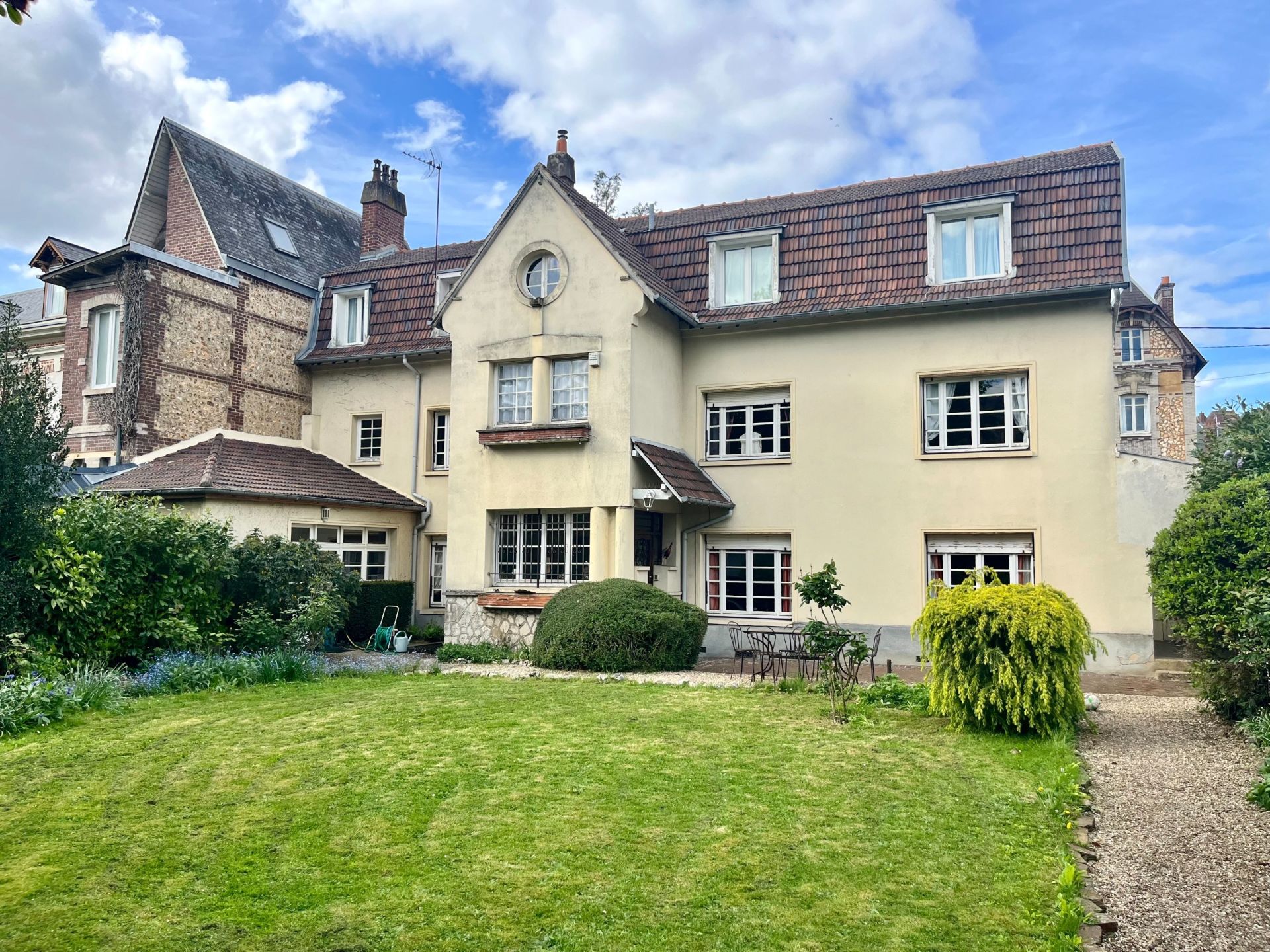 maison de luxe 8 Pièces en vente sur MONT ST AIGNAN (76130)